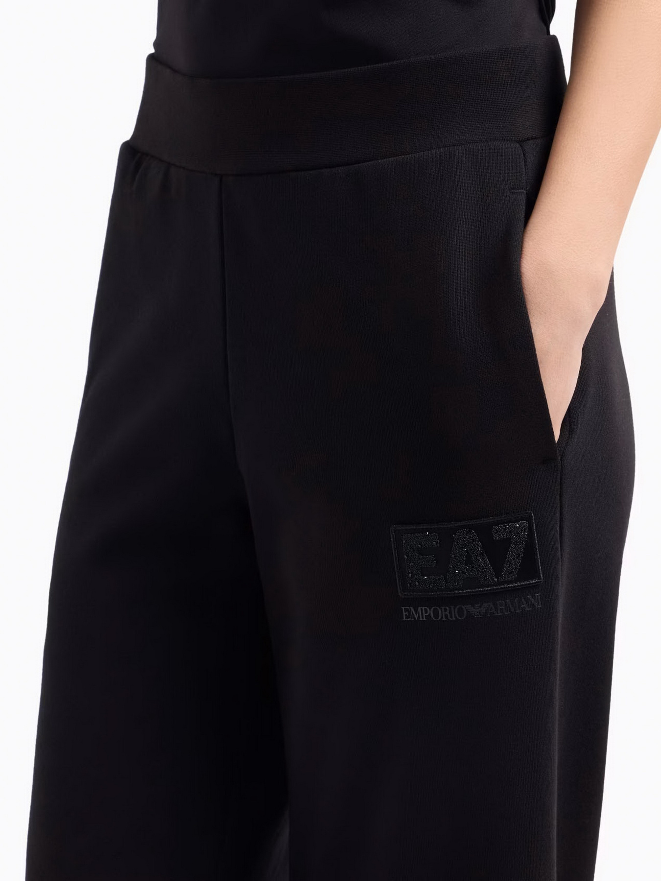 Спортивні штани EA7 Logo Series модель 7W000179-AF12473-UC001 Спортивні штани EA7 Logo Series модель 7W000179-AF12473-UC001 Фото