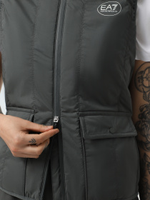 Утеплений жилет EA7 Golf Pro модель 7W000216-AF12954-U8109 Фото