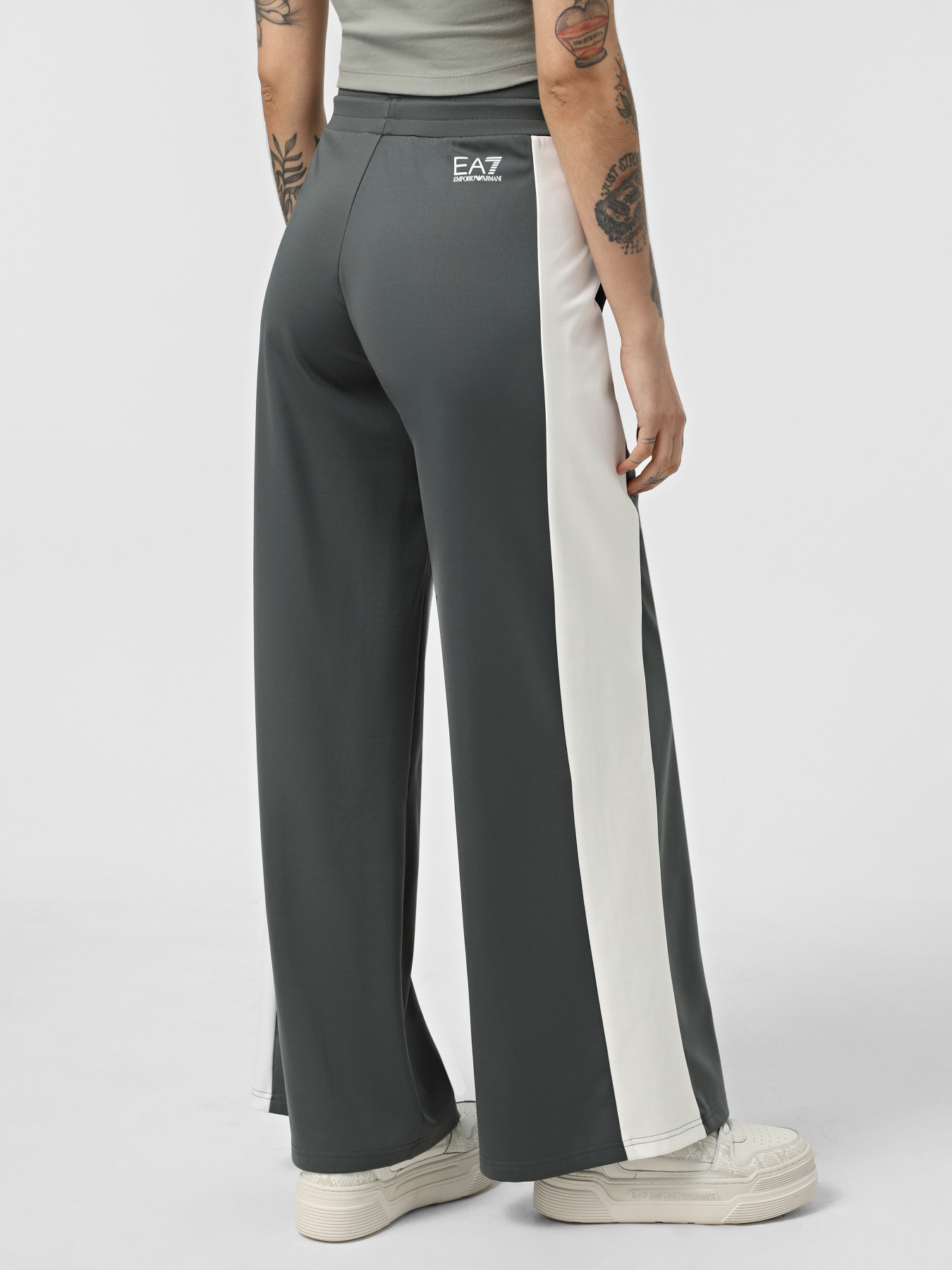 Спортивні штани EA7 Golf Club модель 7W000223-AF12114-U8109 Фото