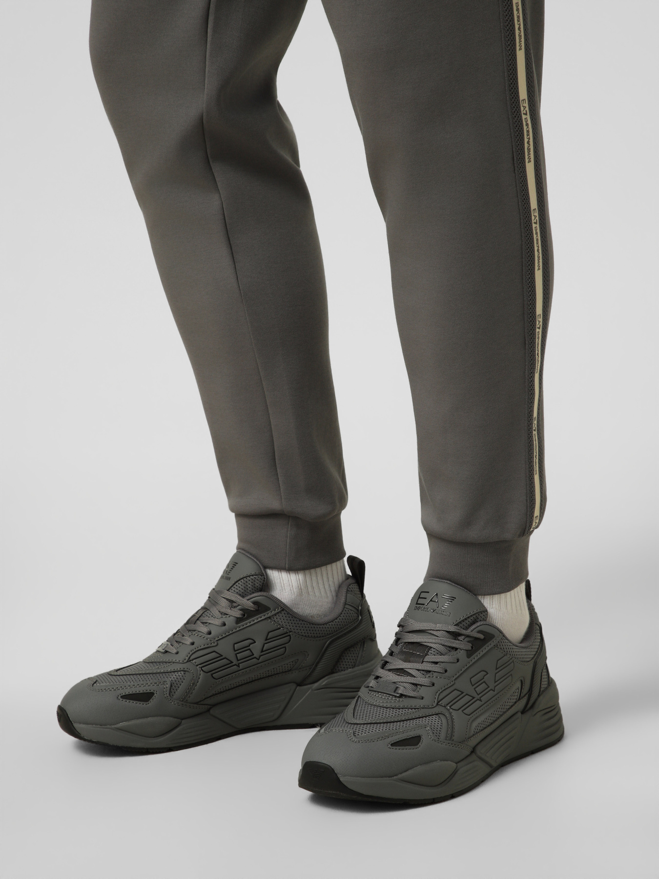 Кросівки повсякденні EA7 модель 7X000306-AF23595-MZ522 Кросівки повсякденні EA7 модель 7X000306-AF23595-MZ522 Фото