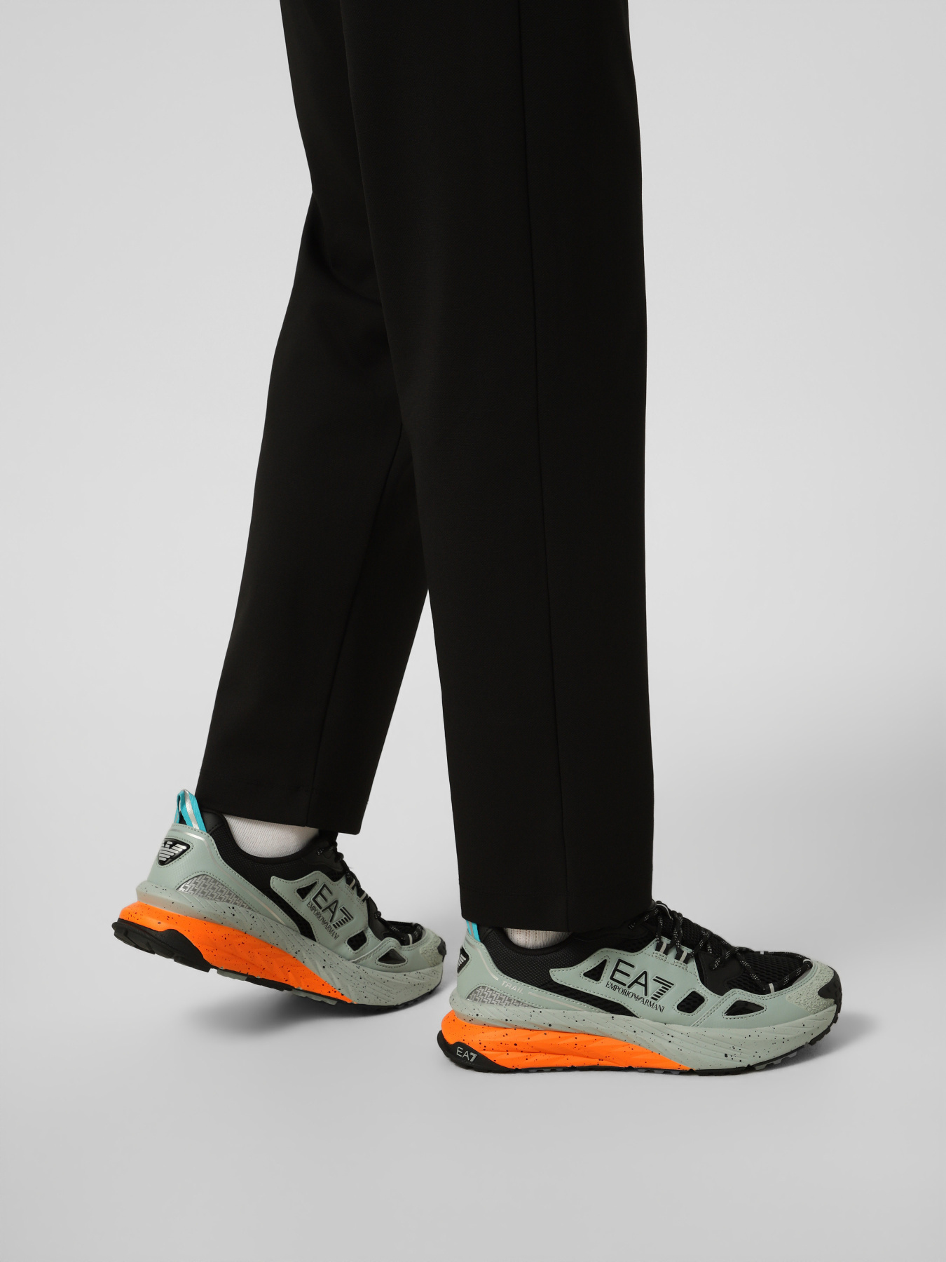 Кроссовки для спорта EA7 модель 7X000602-AF10181-MZ703 Кроссовки для спорта EA7 модель 7X000602-AF10181-MZ703 Фото