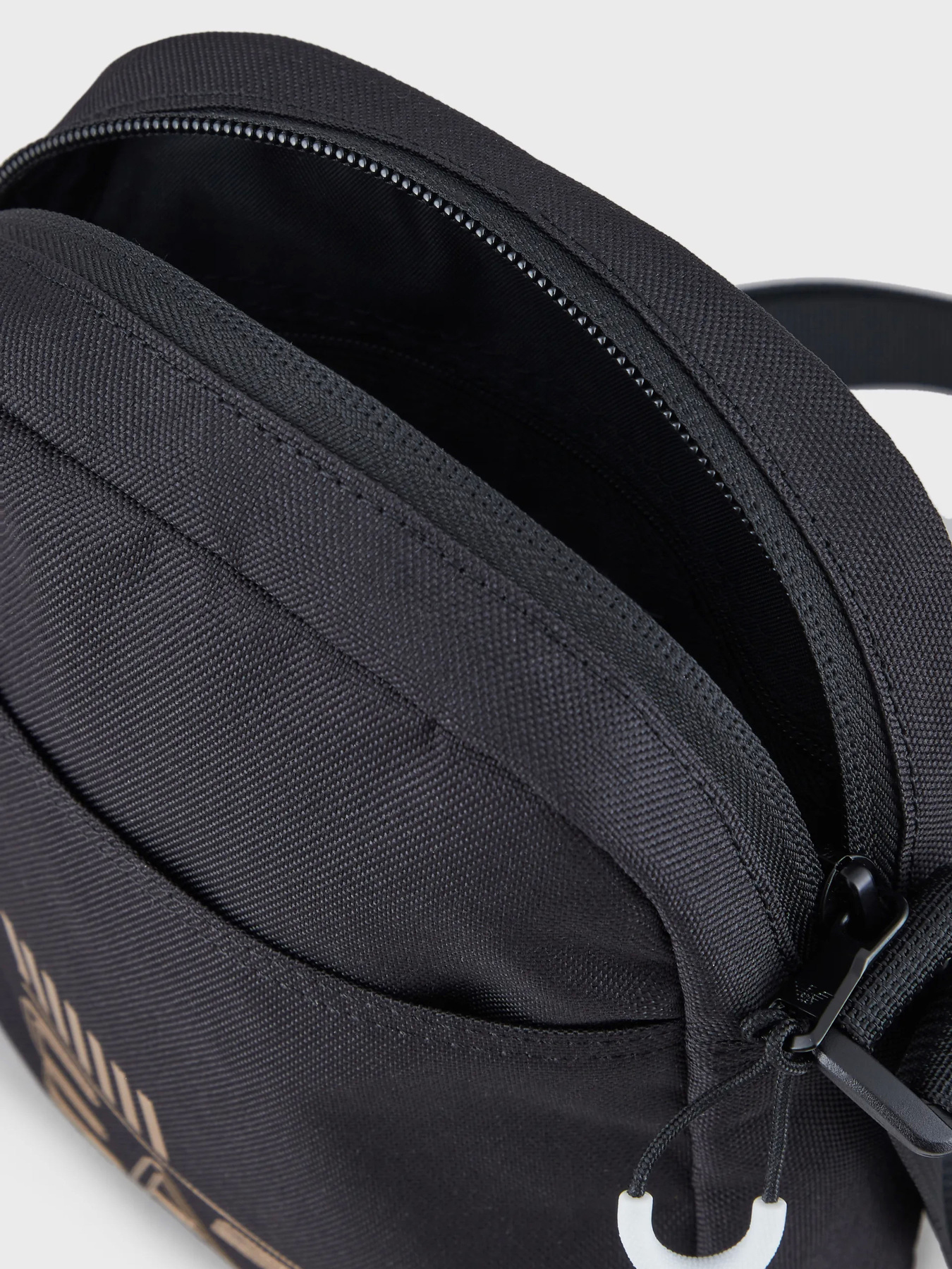 Мессенджер EA7 модель 245086-CC940-26121 Фото