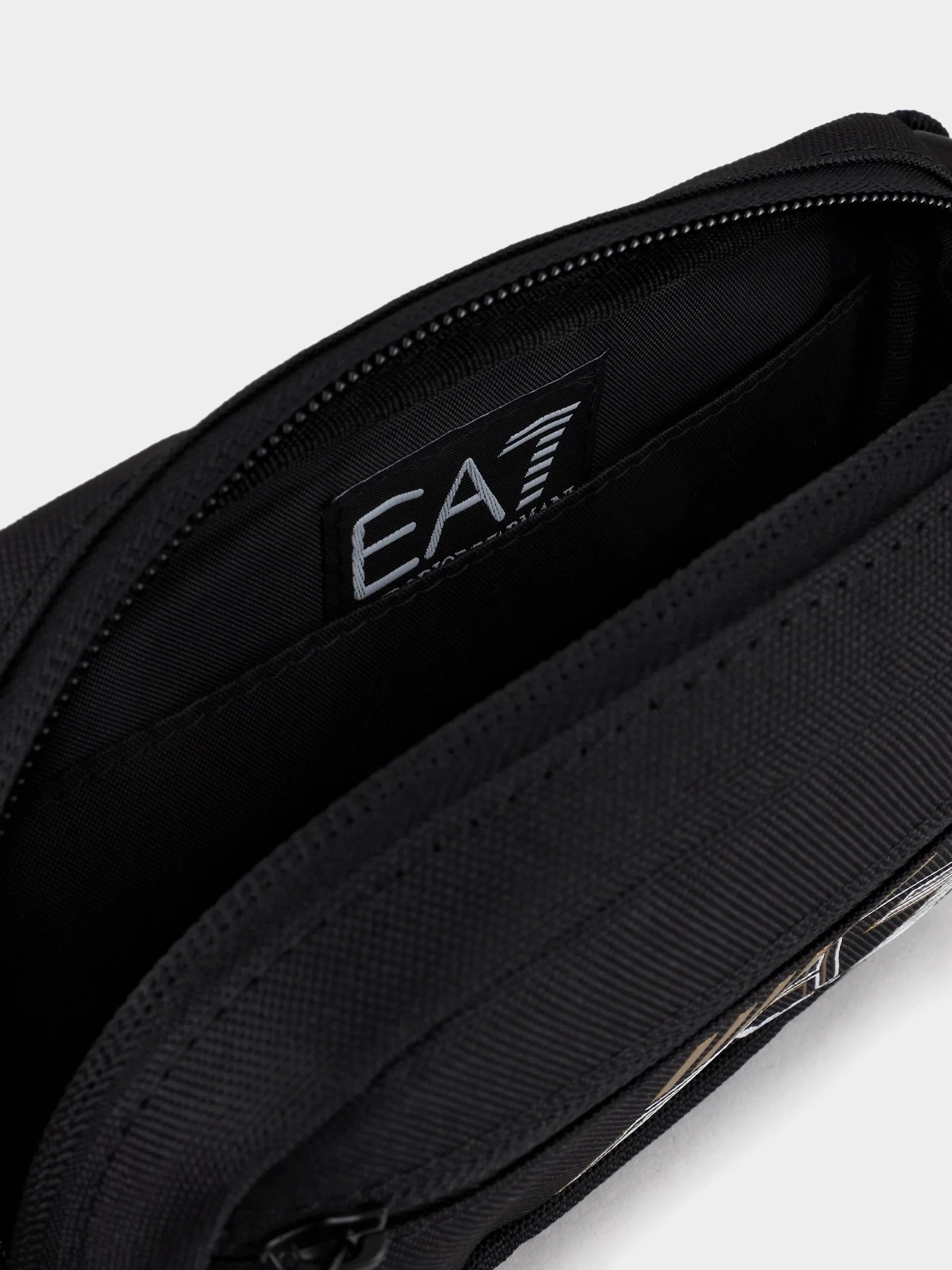 Поясна сумка EA7 модель 245082-CC940-26121 Поясна сумка EA7 модель 245082-CC940-26121 Фото