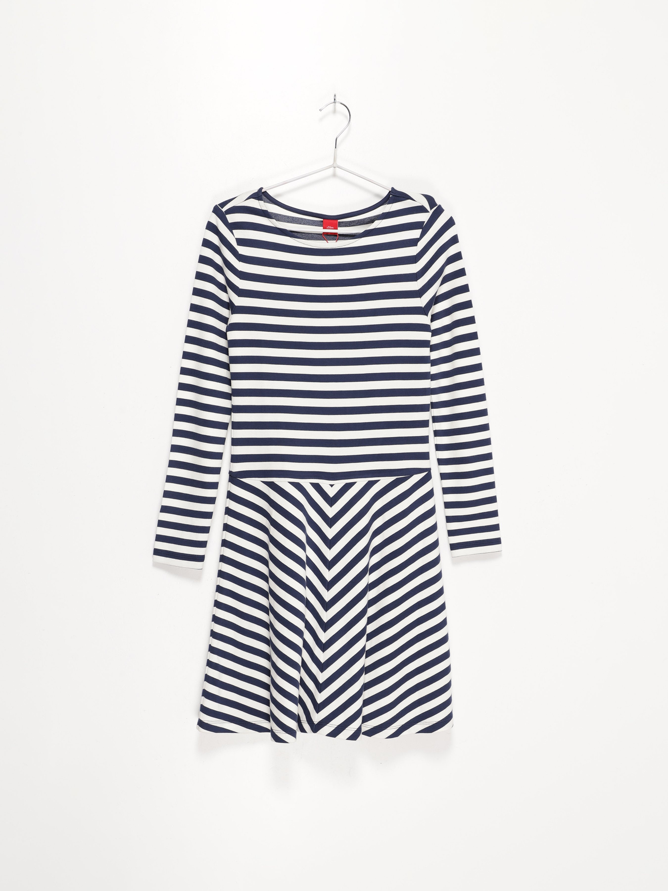 Платье мини S.Oliver модель 66512822416_синій з білим Фото