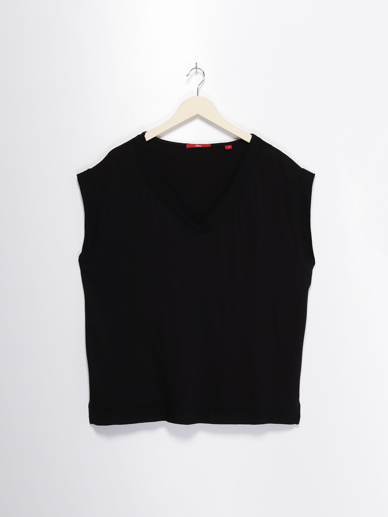 Футболка S.Oliver модель 14807323299_чорний Фото