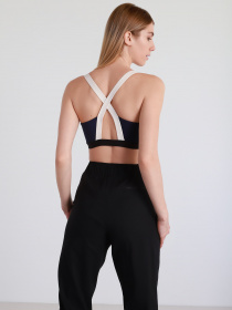 Топ PUMA Forever Luxe Bra модель 52114706 Фото