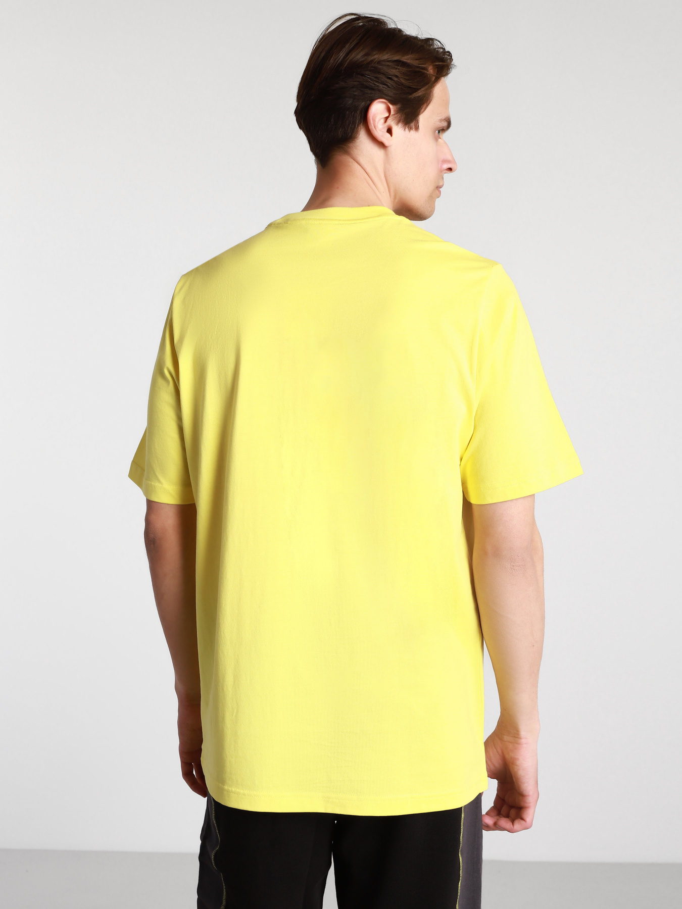 Футболка PUMA Classics Pocket Tee модель 53253538 Фото