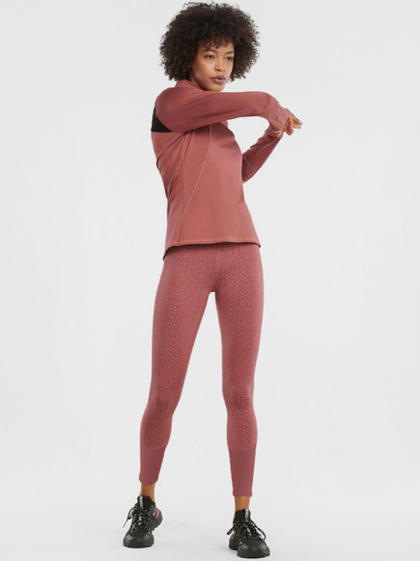 Спортивная кофта PUMA RUN WINTERIZED 1 2 ZIP модель 52084625 Спортивная кофта PUMA RUN WINTERIZED 1 2 ZIP модель 52084625 Фото