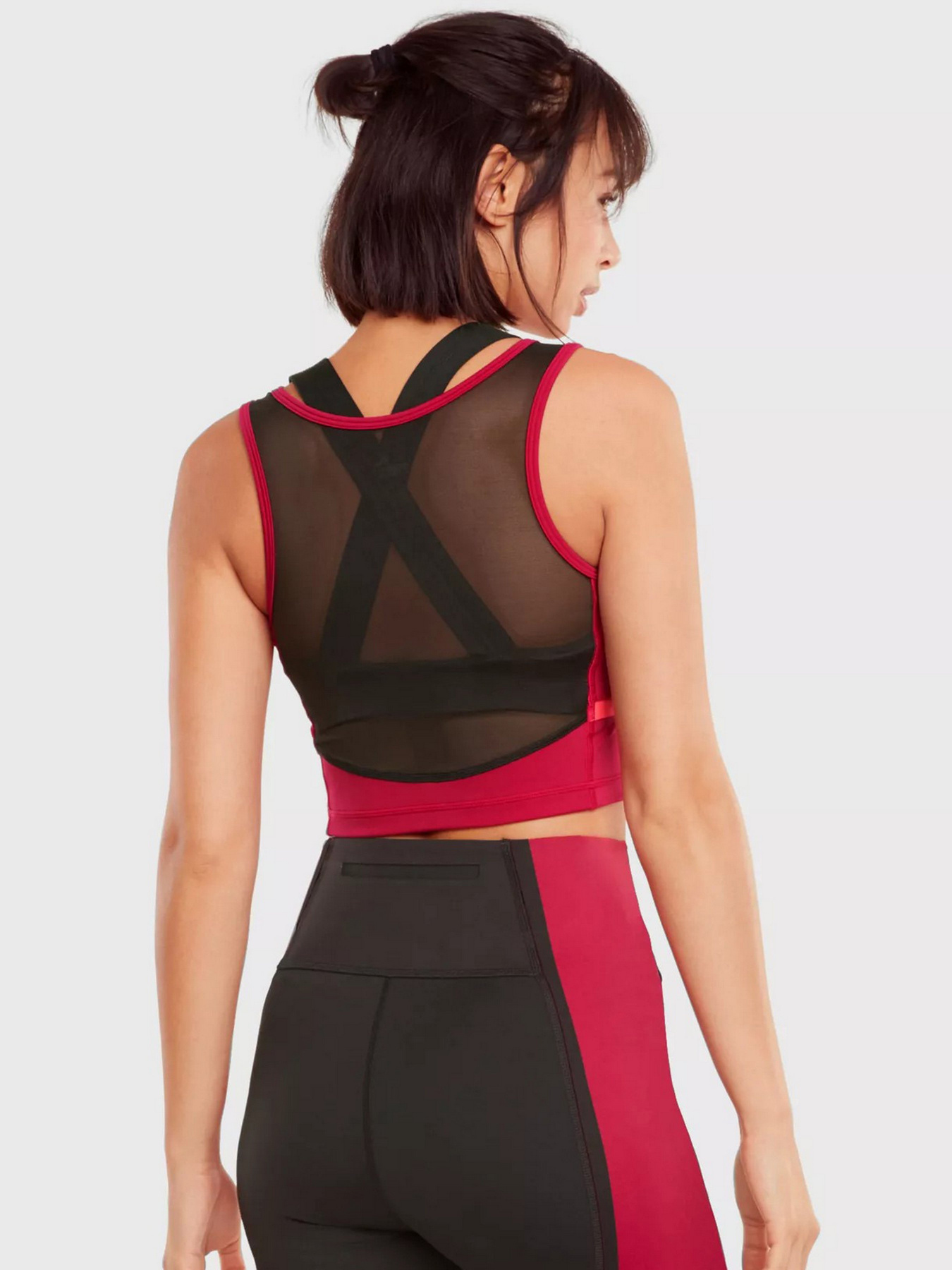 Топ PUMA Train Eversculpt Fitted Tank модель 52095133 Фото