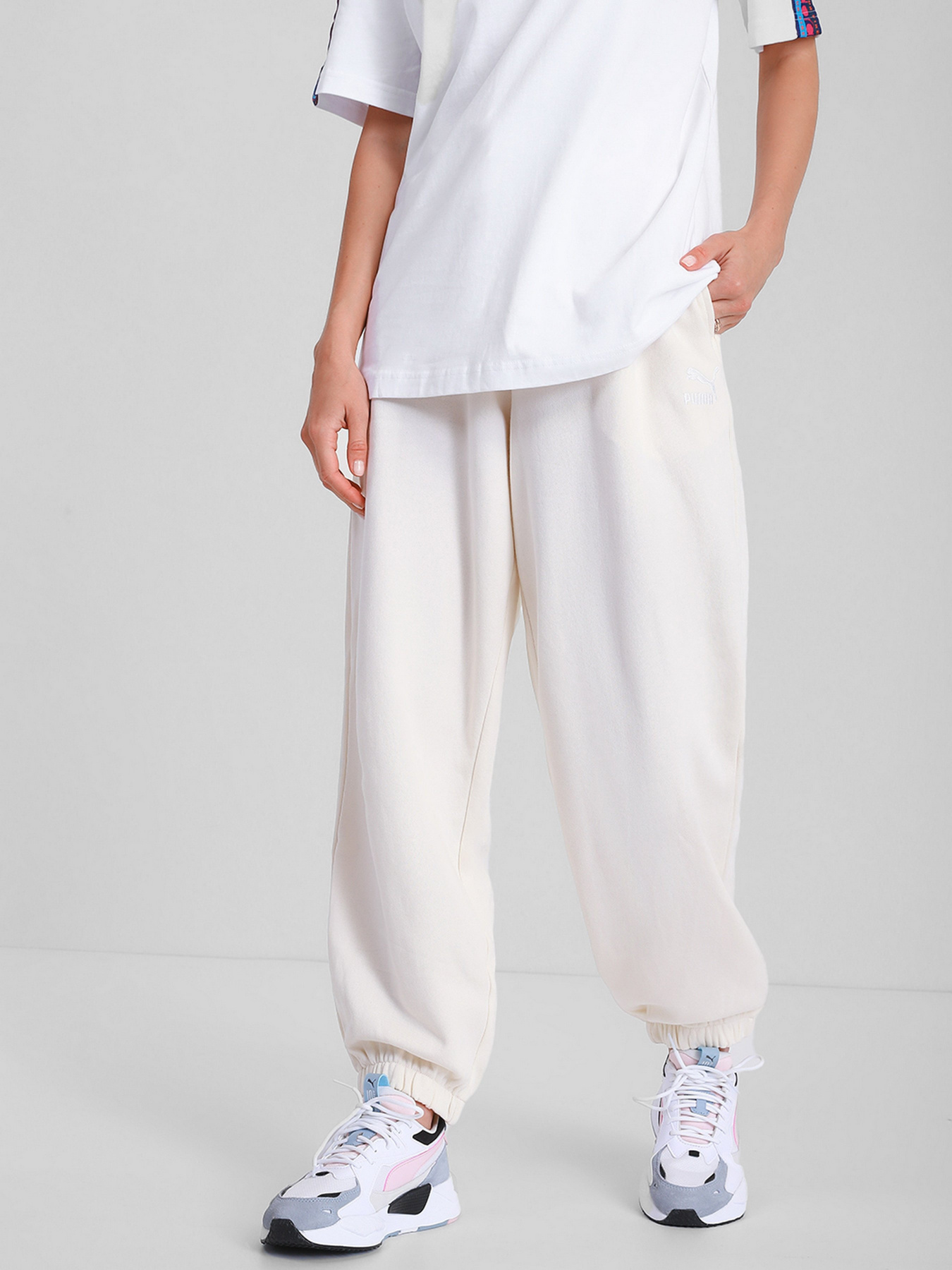 Штаны спортивные PUMA Classics Relaxed модель 53041673 Фото