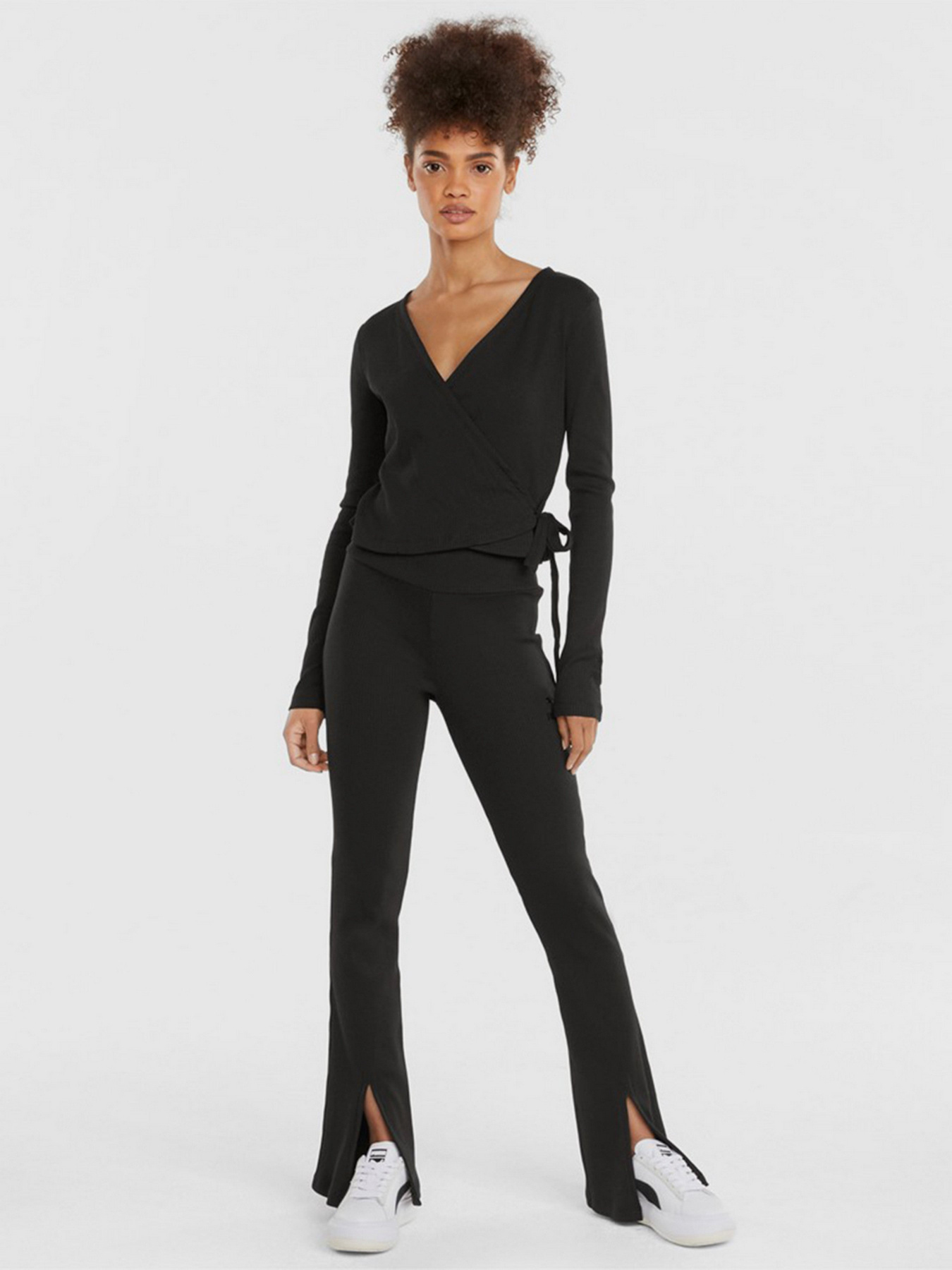 Блуза PUMA Classics Ribbed Wrap модель 58998401 Блуза PUMA Classics Ribbed Wrap модель 58998401 Фото