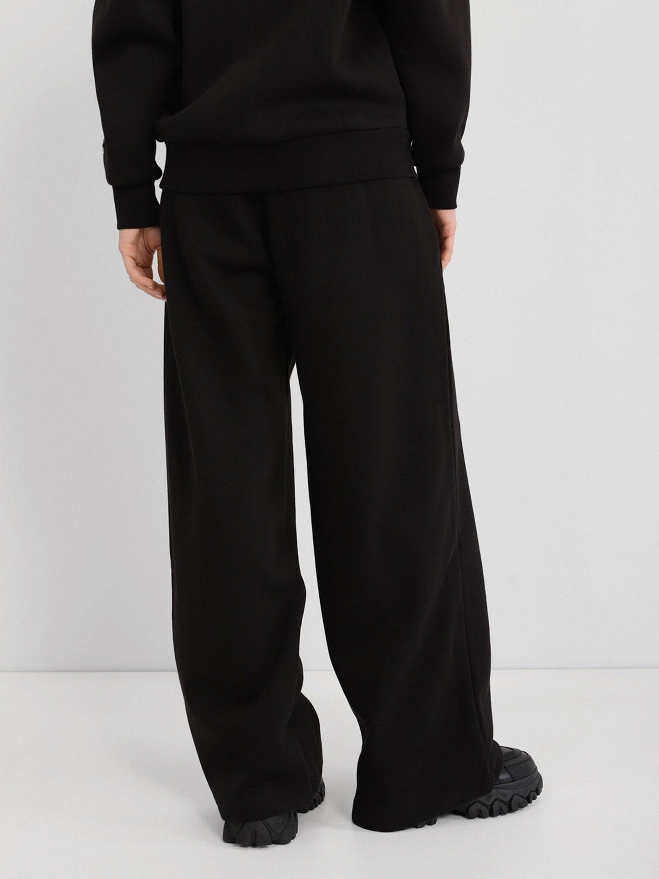 Штаны спортивные PUMA Classics Fashion модель 53429301 Фото