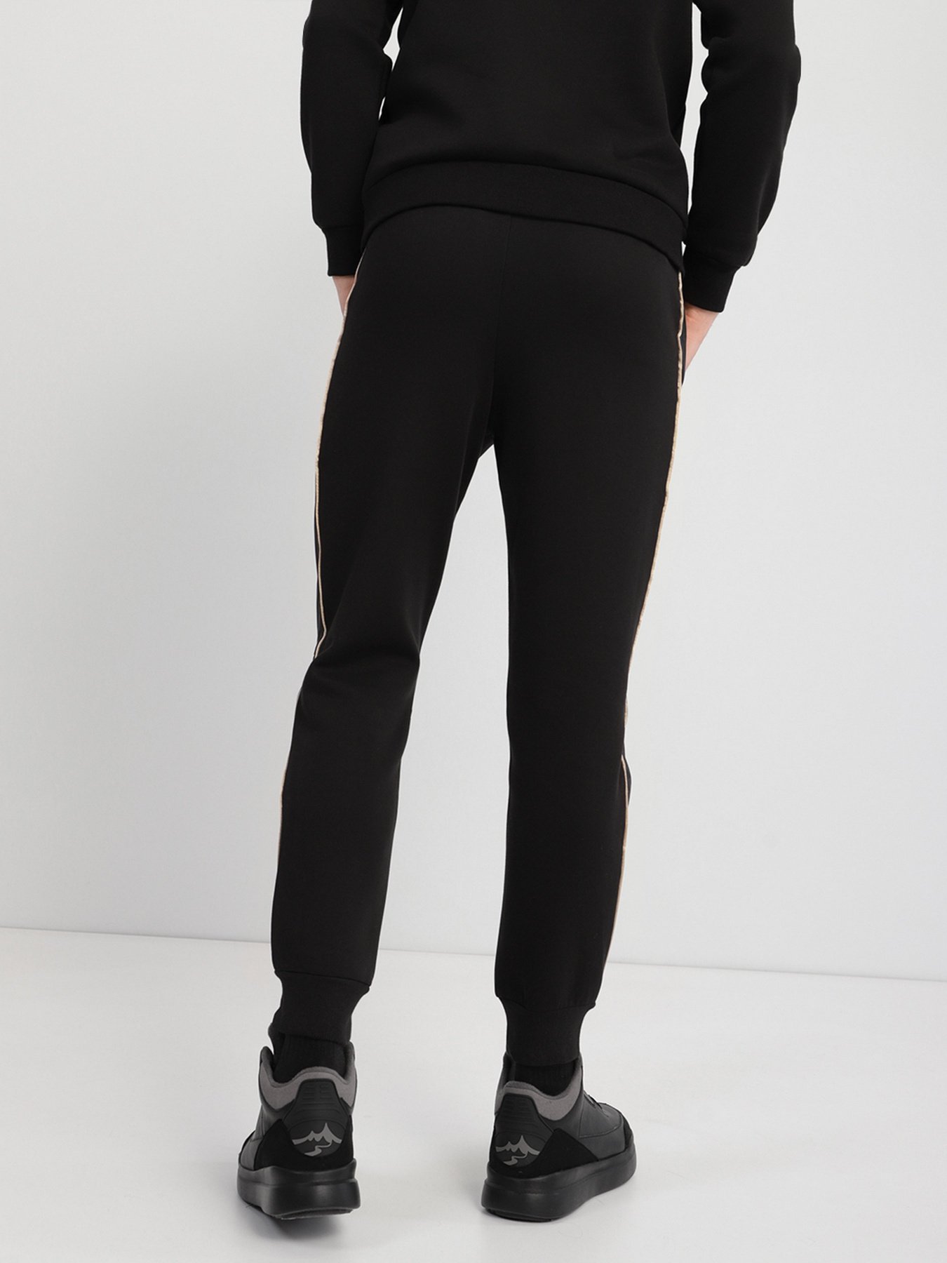 Штаны спортивные PUMA LUXE модель 53432501 Фото