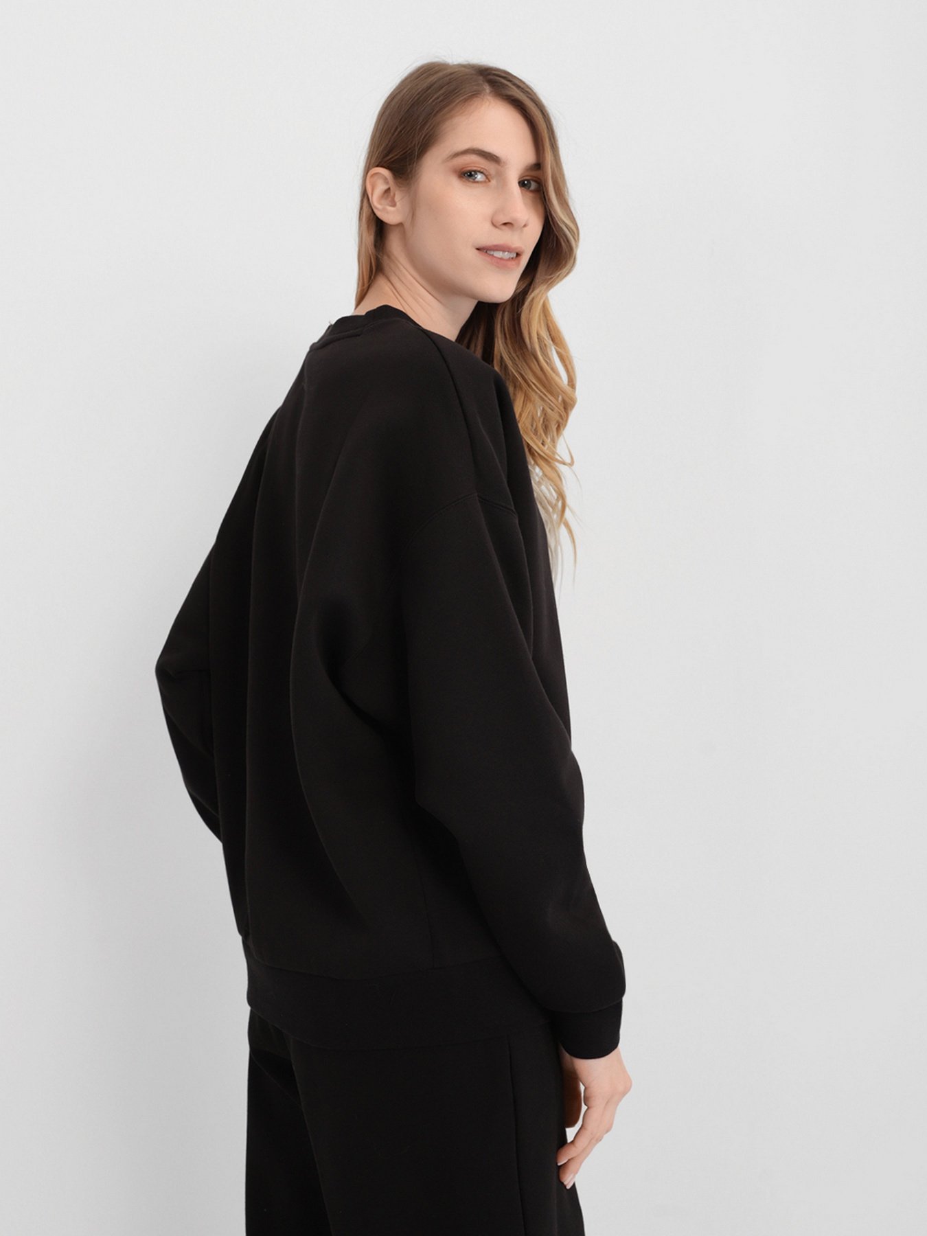 Світшот PUMA Wellness Club модель 53432801 Світшот PUMA Wellness Club модель 53432801 Фото