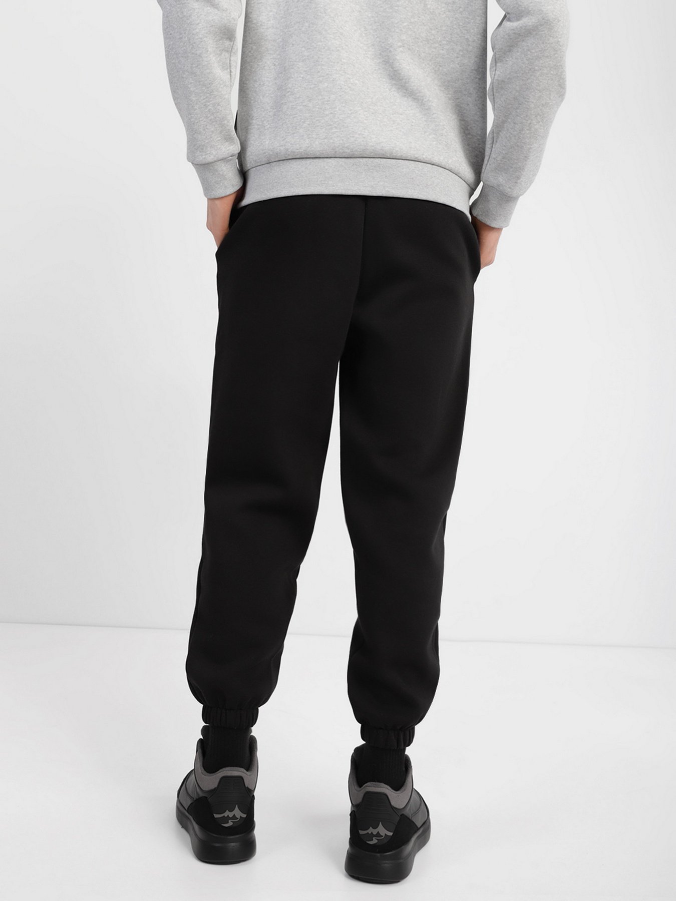 Штаны спортивные PUMA WELLNESS CLUB модель 53433001 Фото