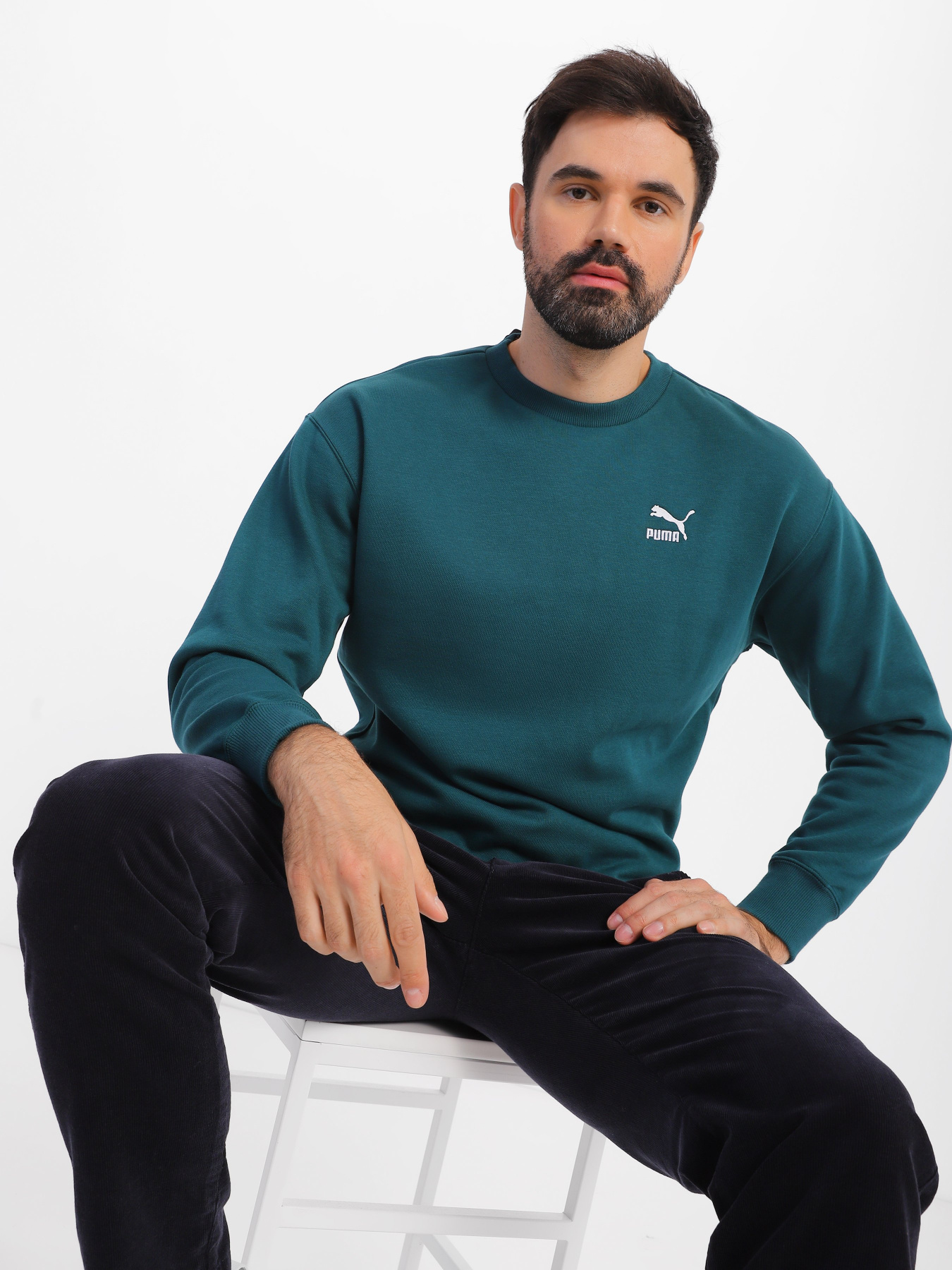 Свитшот PUMA Classics Relaxed Crew модель 53674624 Фото
