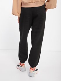 Штаны спортивные PUMA Classics Quilted модель 53569701 Штаны спортивные PUMA Classics Quilted модель 53569701 Фото