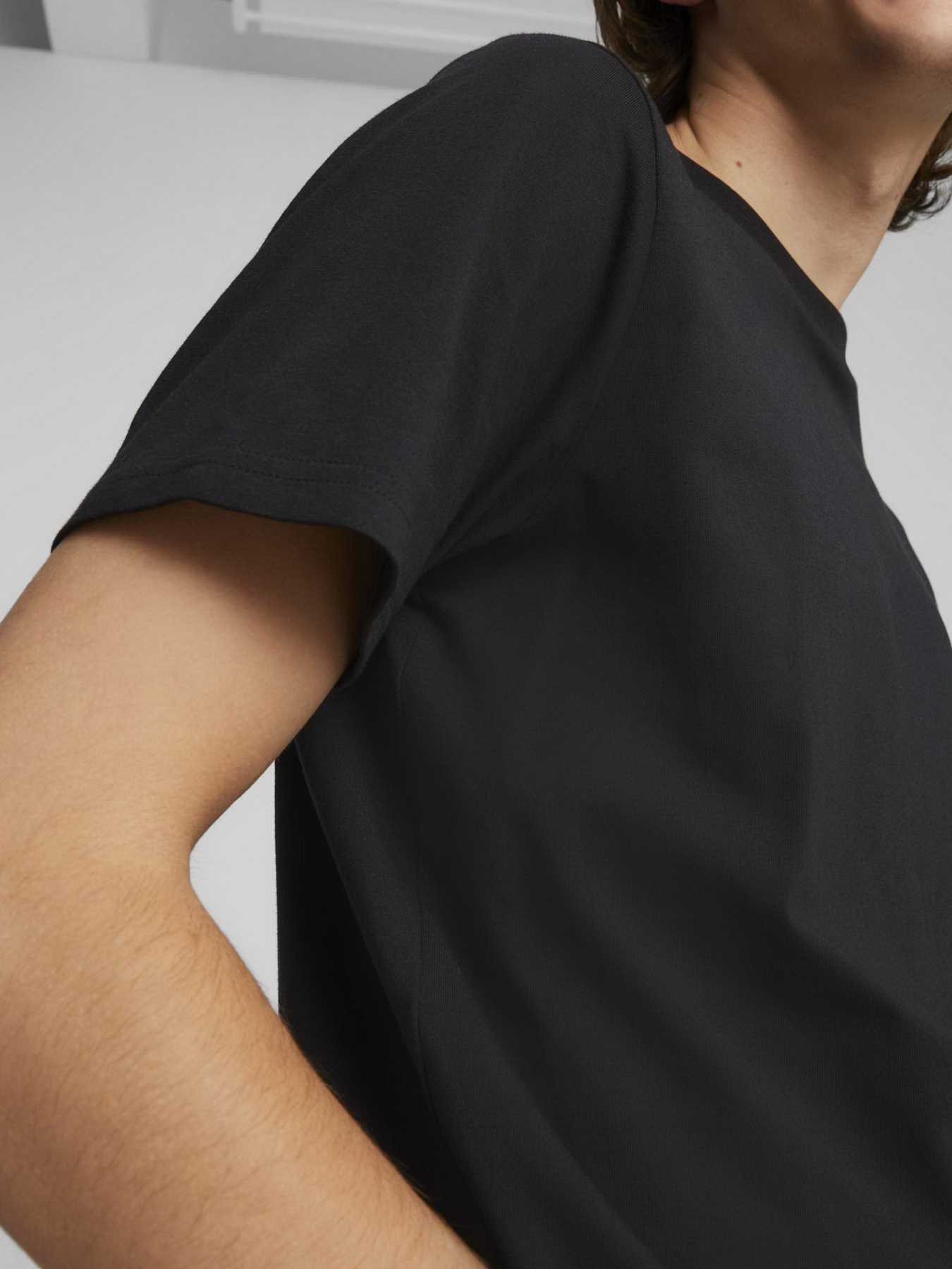 Футболка PUMA Classics Small Logo модель 53558701 Фото