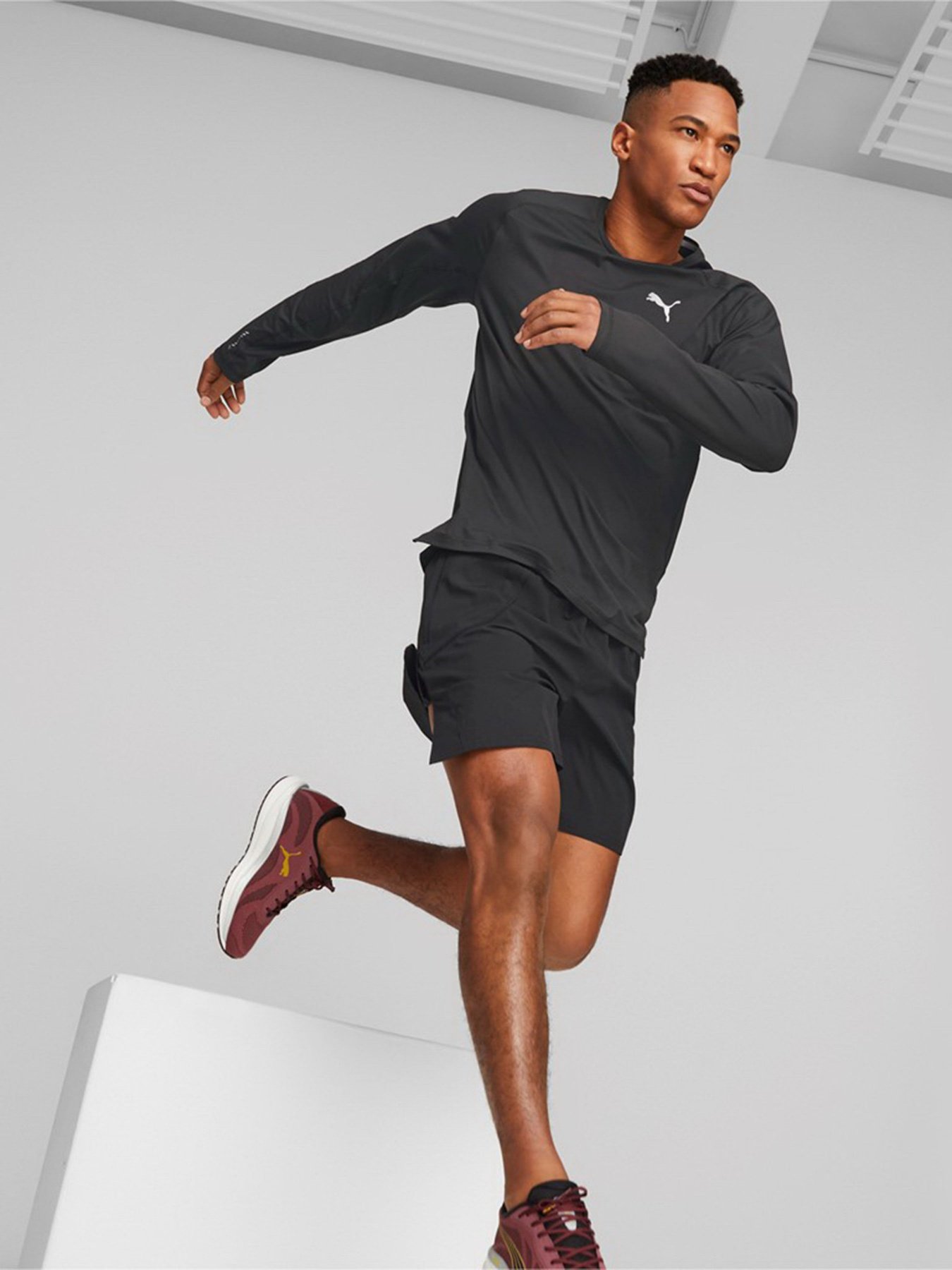 Шорты спортивные PUMA RUN ULTRAWEAVE 7 модель 52327801 Фото