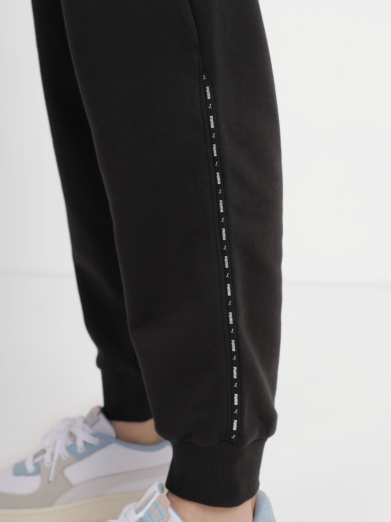 Спортивні штани PUMA Power Tape модель 67422701 Спортивні штани PUMA Power Tape модель 67422701 Фото