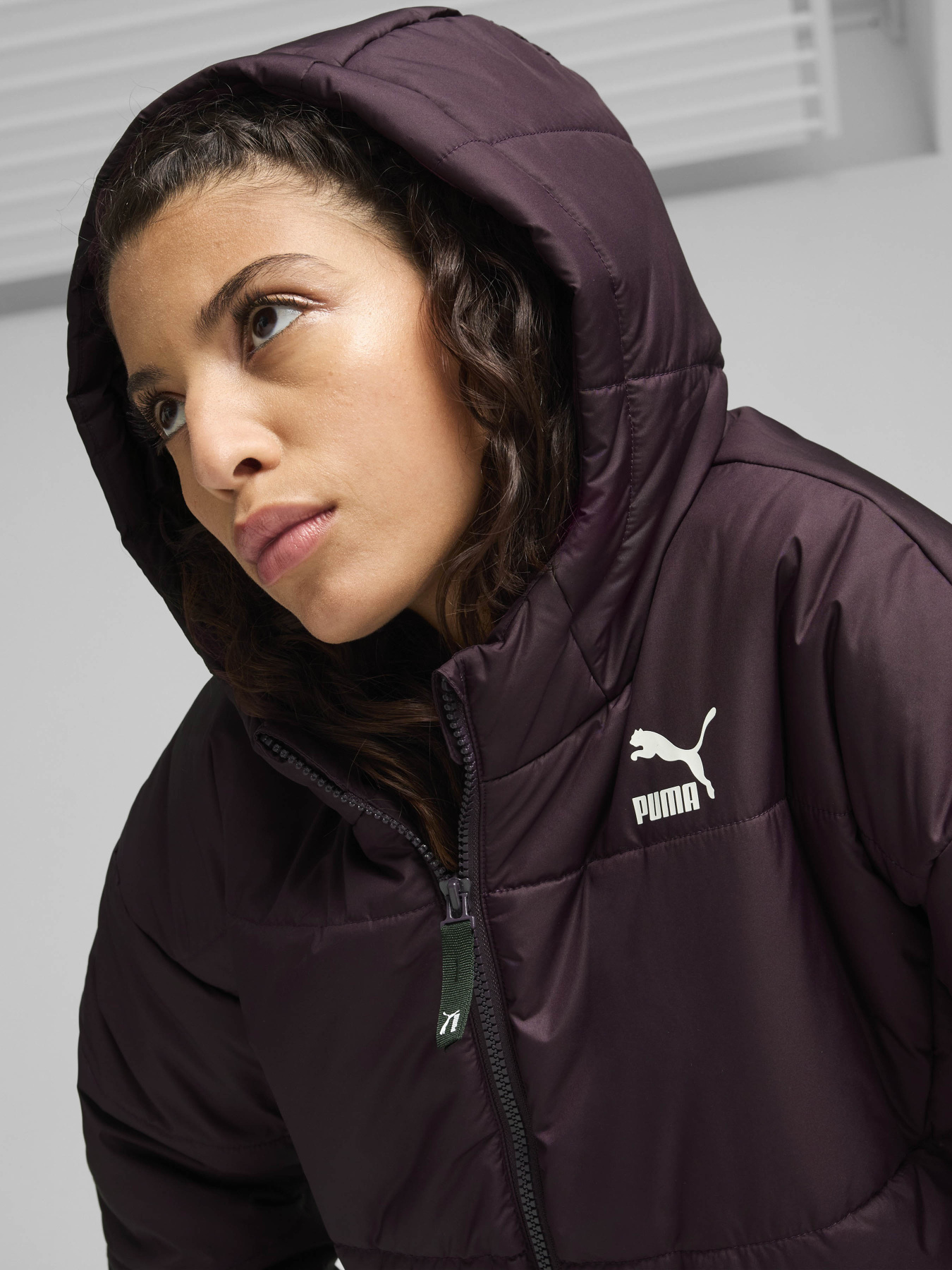 Демісезонна куртка PUMA CLASSICS PADDED модель 62169244 Фото