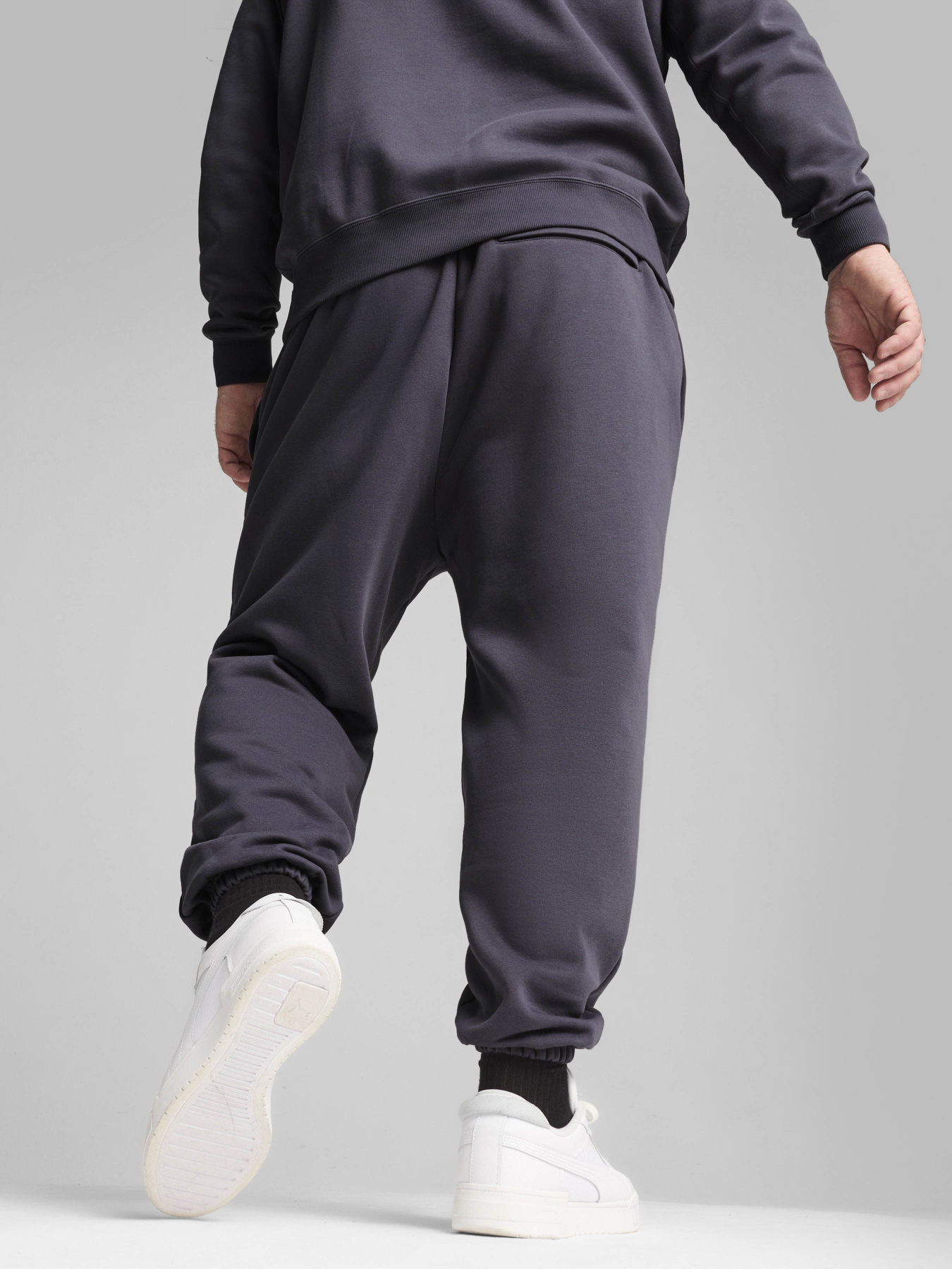 Штаны спортивные PUMA Classics Sweatpants модель 53559791 Фото