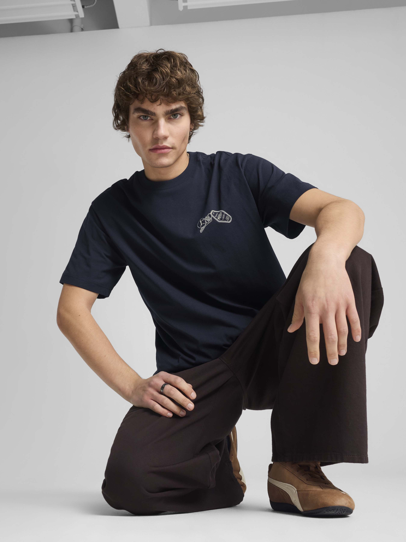 Футболка PUMA GRAPHICS HOTEL RELAXED модель 62963616 Футболка PUMA GRAPHICS HOTEL RELAXED модель 62963616 Фото