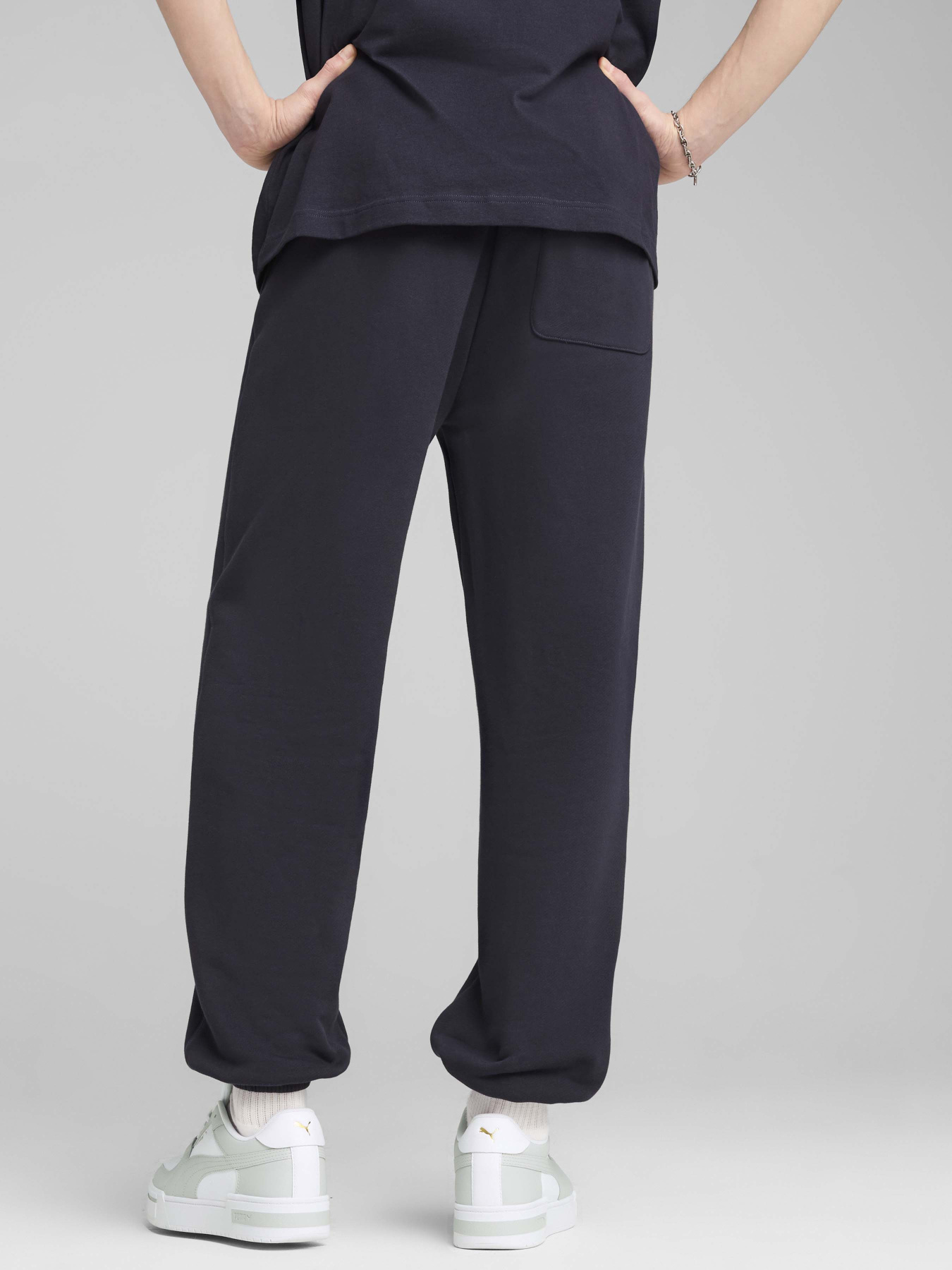 Штани спортивні PUMA Premium Essentials Relaxed Graphic модель 62966916 Фото