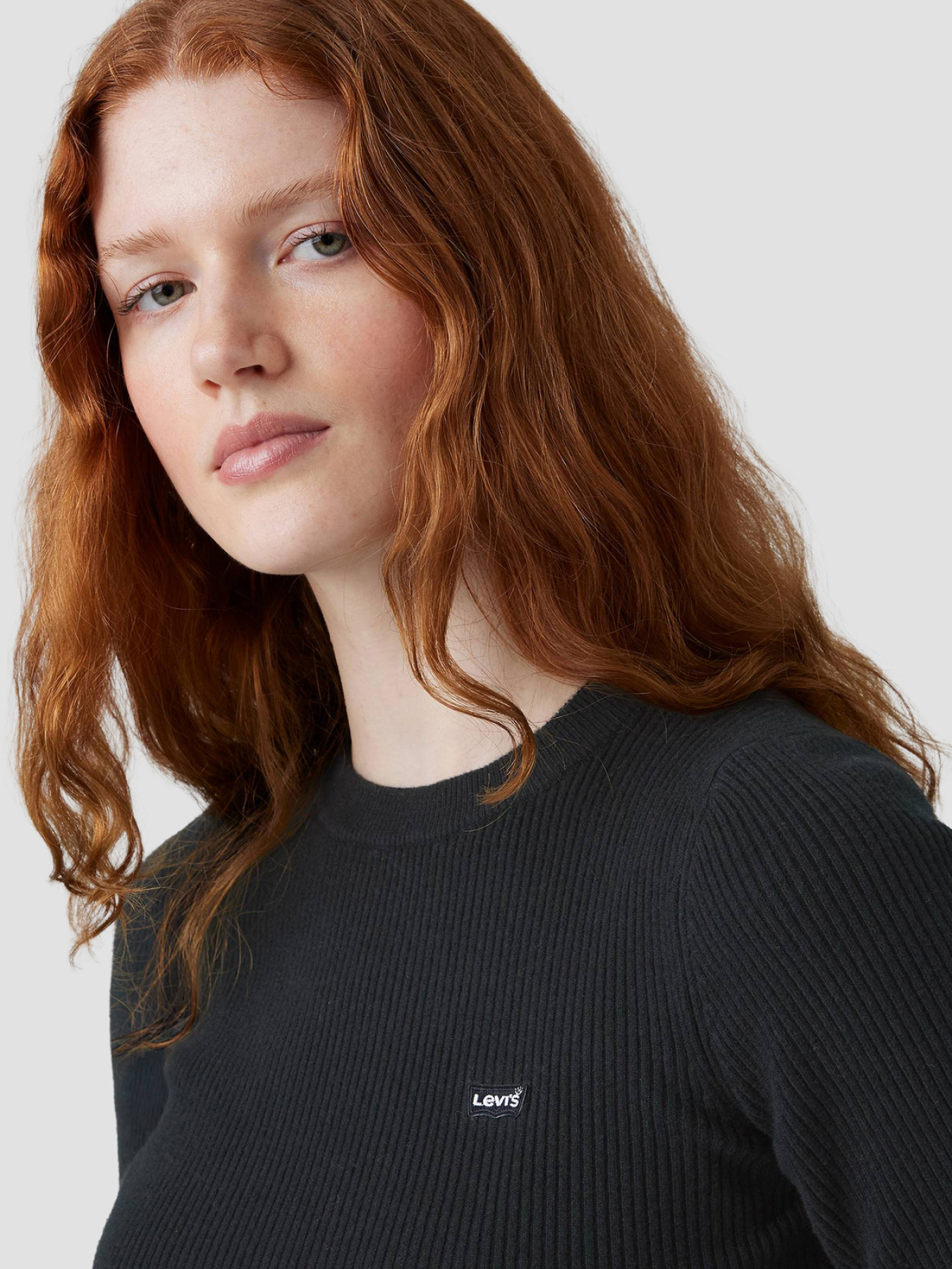 Женский черный джемпер LEVIS модель A0719;0035 Фото