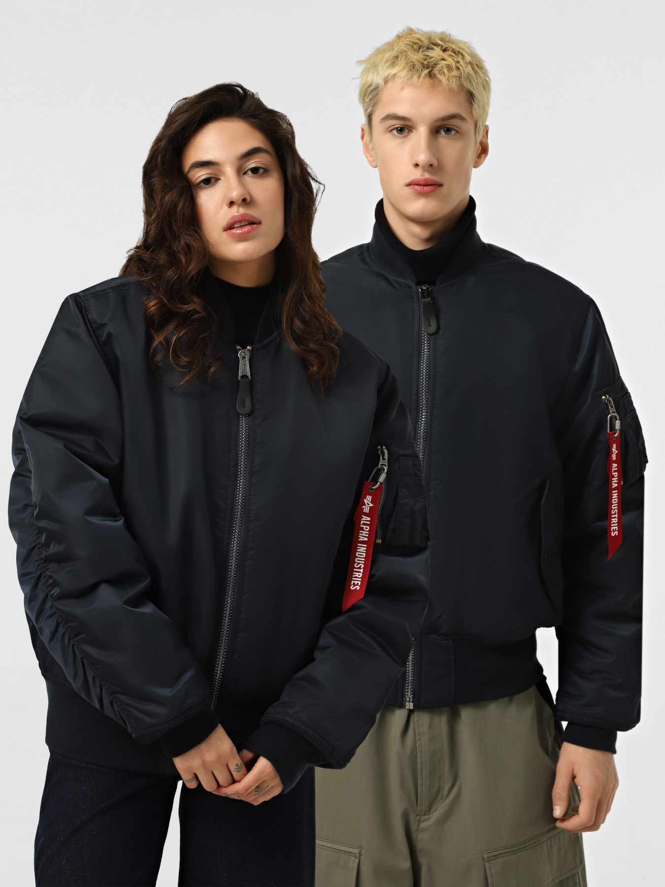 Бомбер Alpha Industries MA-1 модель MJM21000C1_410 Фото