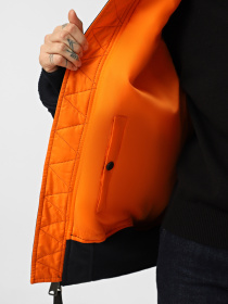 Бомбер Alpha Industries MA-1 модель MJM21000C1_410 Фото