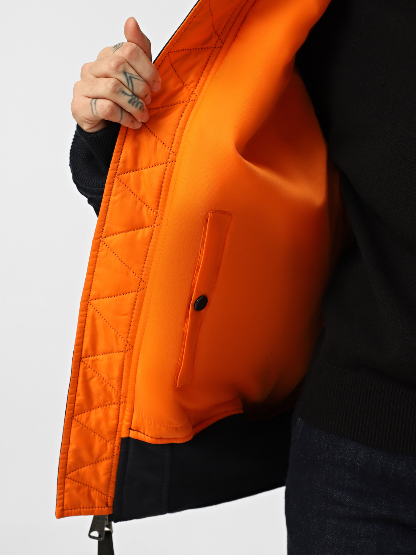 Бомбер Alpha Industries MA-1 модель MJM21000C1_410 Фото