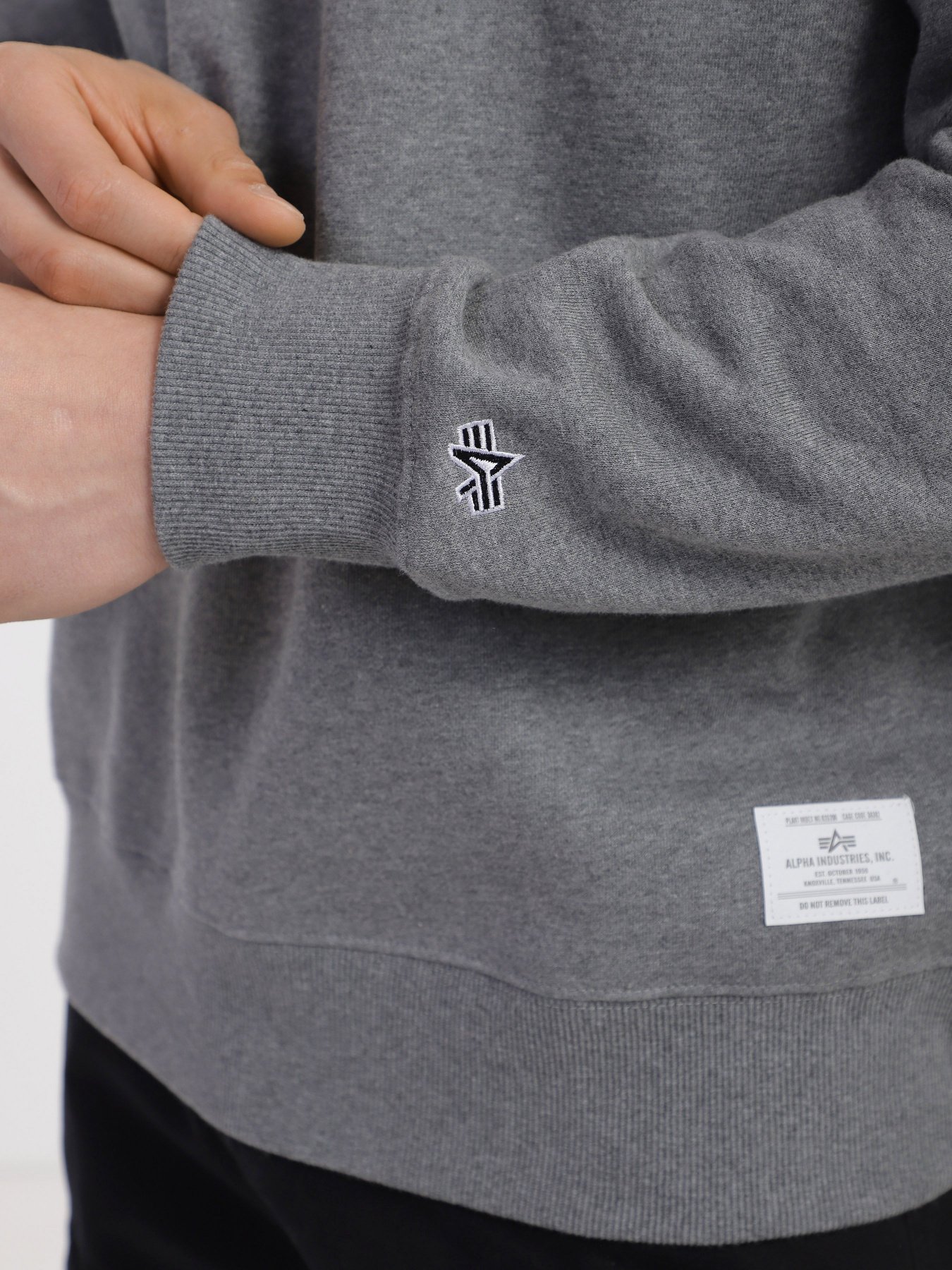 Свитшот Alpha Industries Essential модель USE51500C1_063 Фото