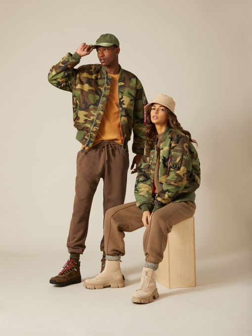 Бомбер Alpha Industries Ma-1 модель MJM21000C1_961 Фото