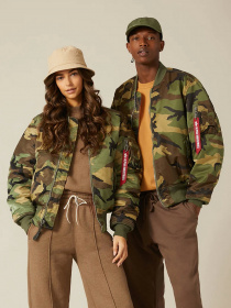 Бомбер Alpha Industries MA-1 модель MJM21000C1_961 Фото