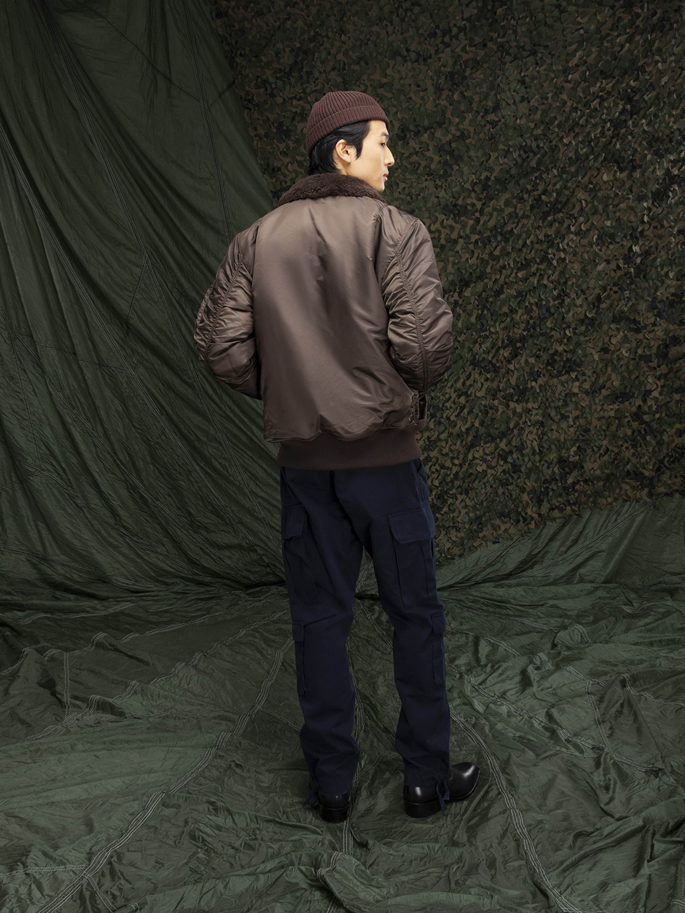 Бомбер Alpha Industries B-15 Mod Flight Faux Mouton Collar модель MJB52500C1_218 Фото