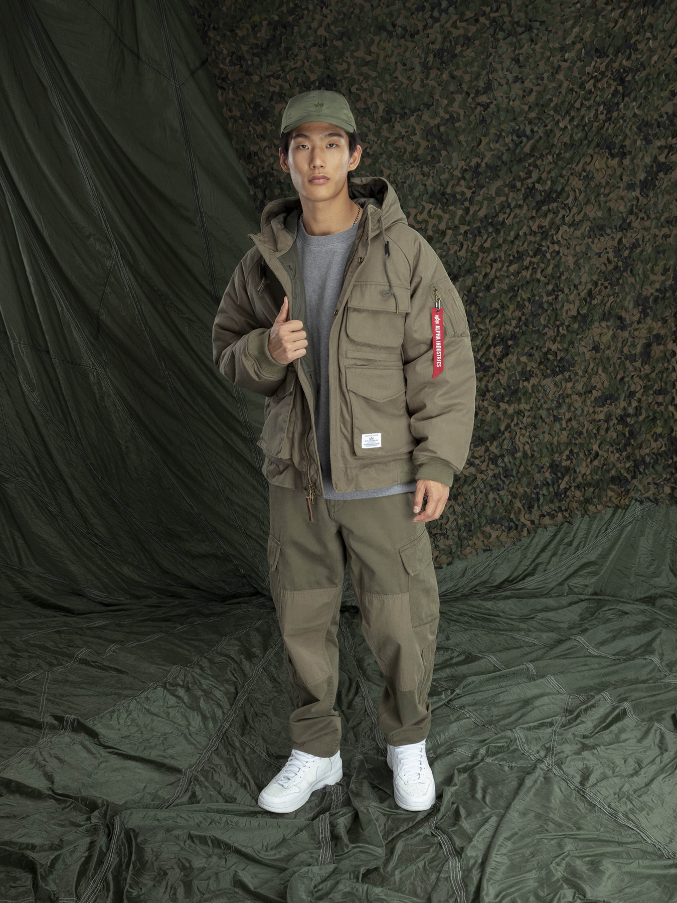 Бомбер Alpha Industries MA-1 Модель MJM53502C1_359 Фото