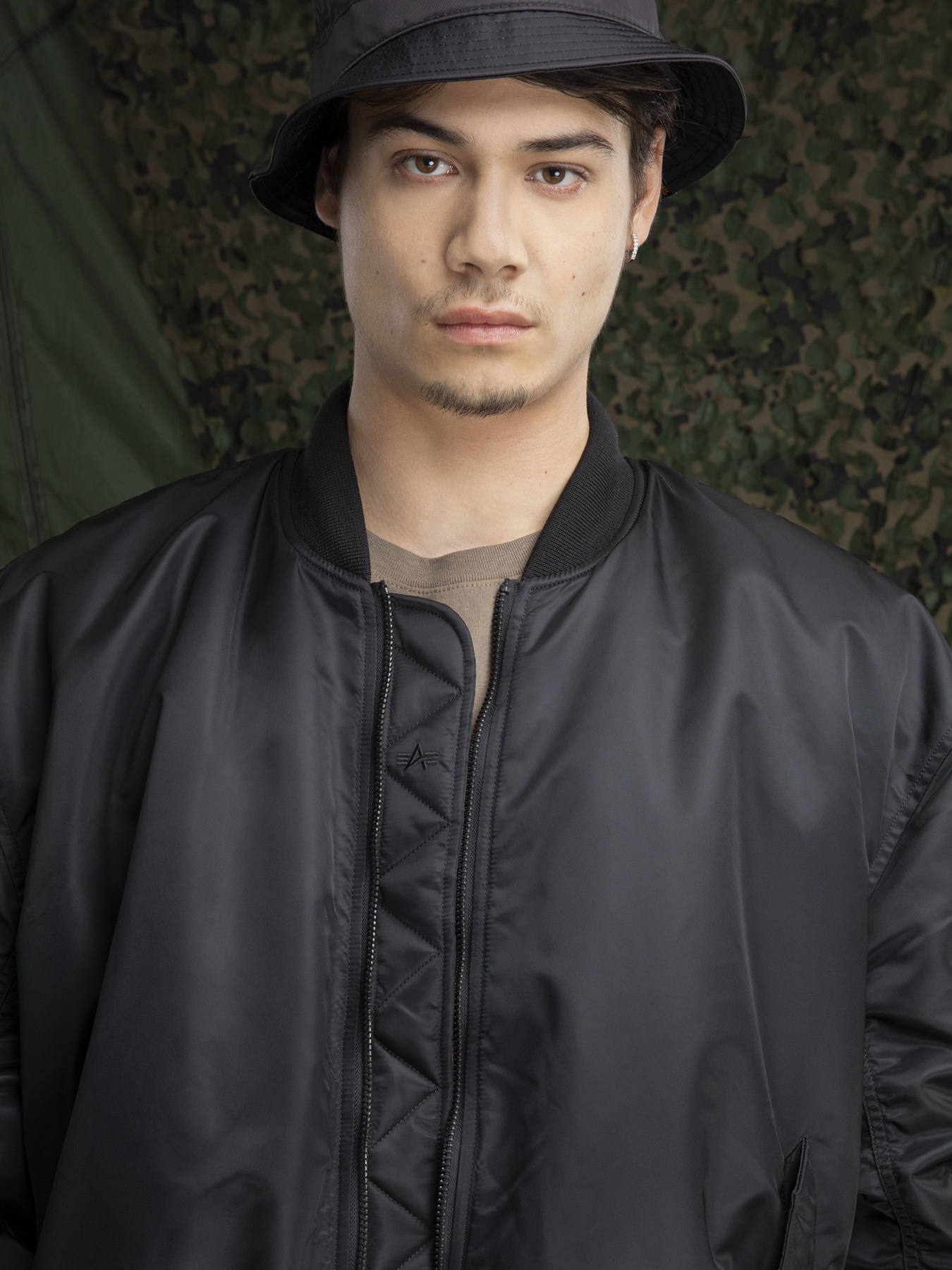 Бомбер Alpha Industries MA-1 Bloodlight Gen II модель MJM53503C1_001 Фото