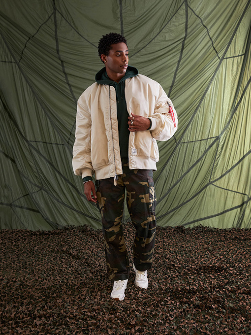 Куртки и дубленки Alpha Industries MA-1 Bloodlight Gen II модель MJM53503C1_217 Фото