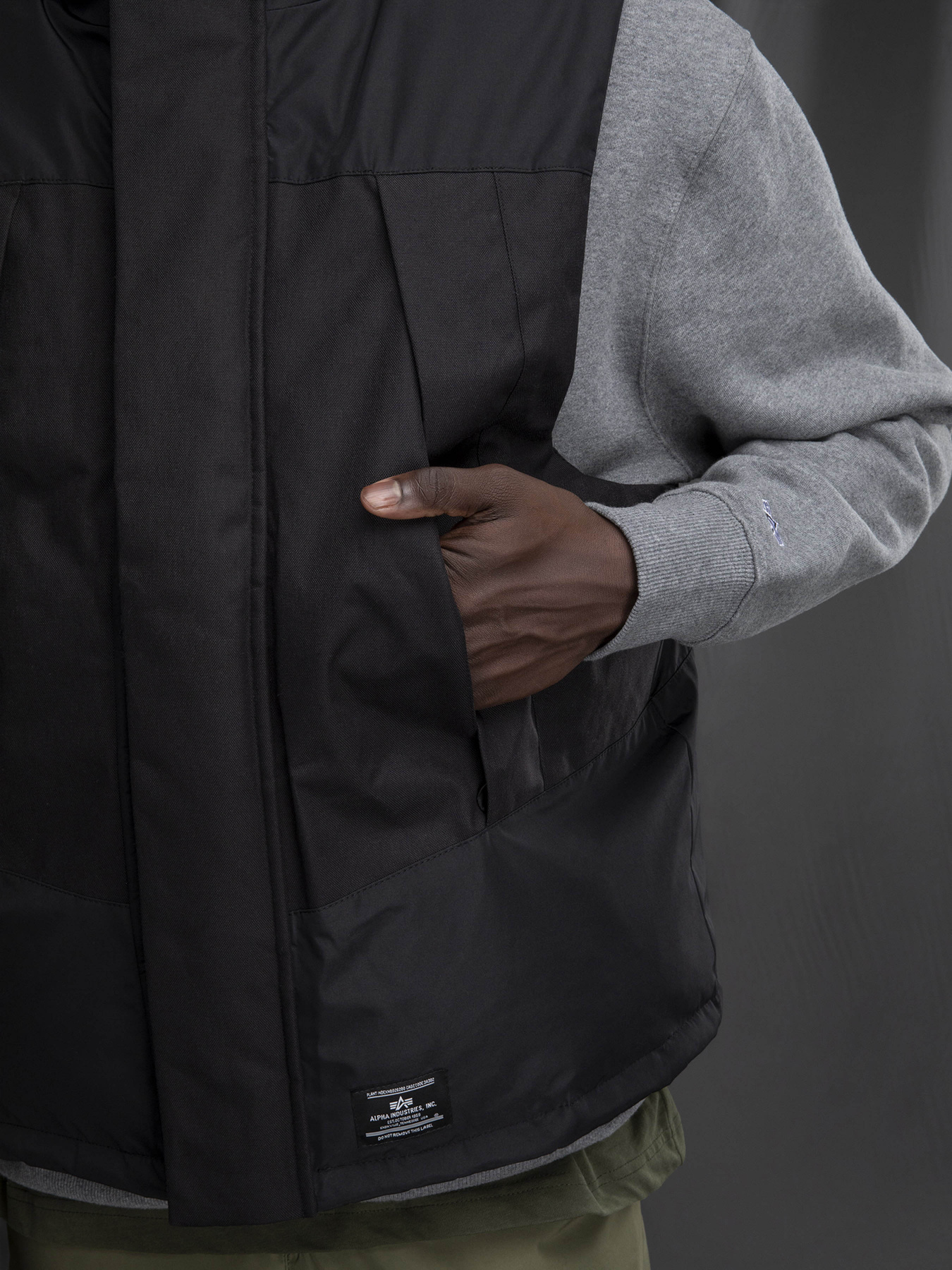 Жилет с утеплителем Alpha Industries PCU MOD VEST модель MJU53500C1_001 Фото