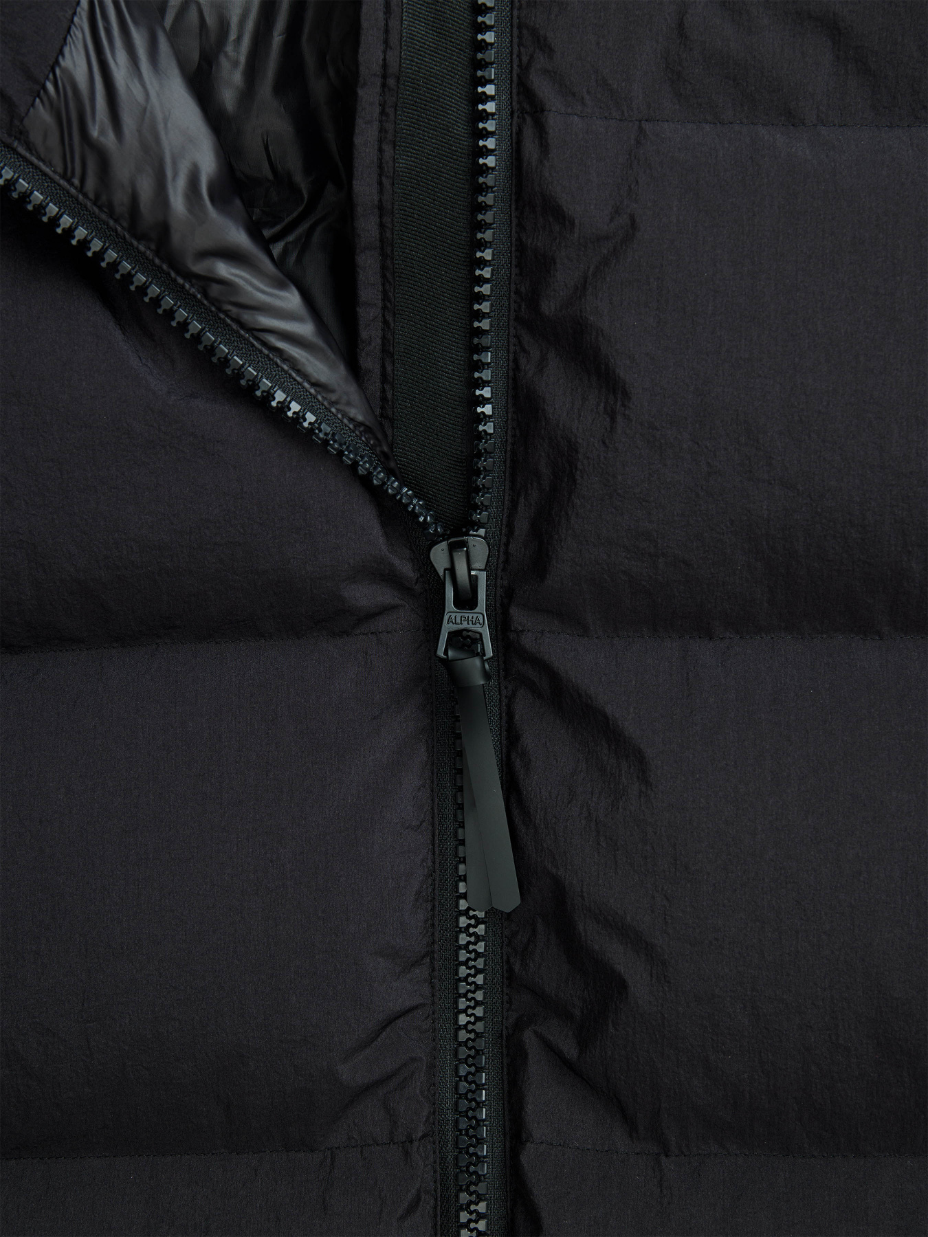 Утепленный жилет Alpha Industries Sierra Belted Vest модель WJB53500C1_001 Фото