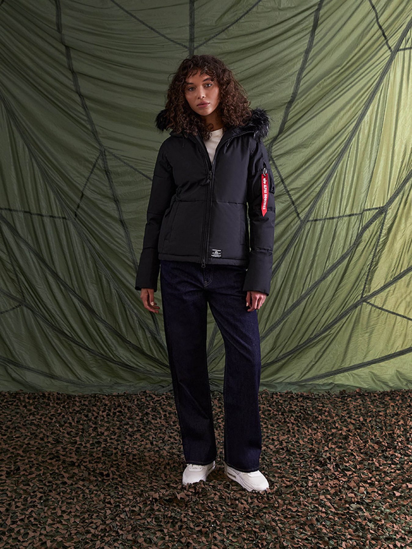 Зимняя куртка Alpha Industries Short W модель WJS52501C1_001 Фото