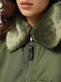 Куртки и дубленки Alpha Industries B-15 модель MJB23010C1_310 Фото