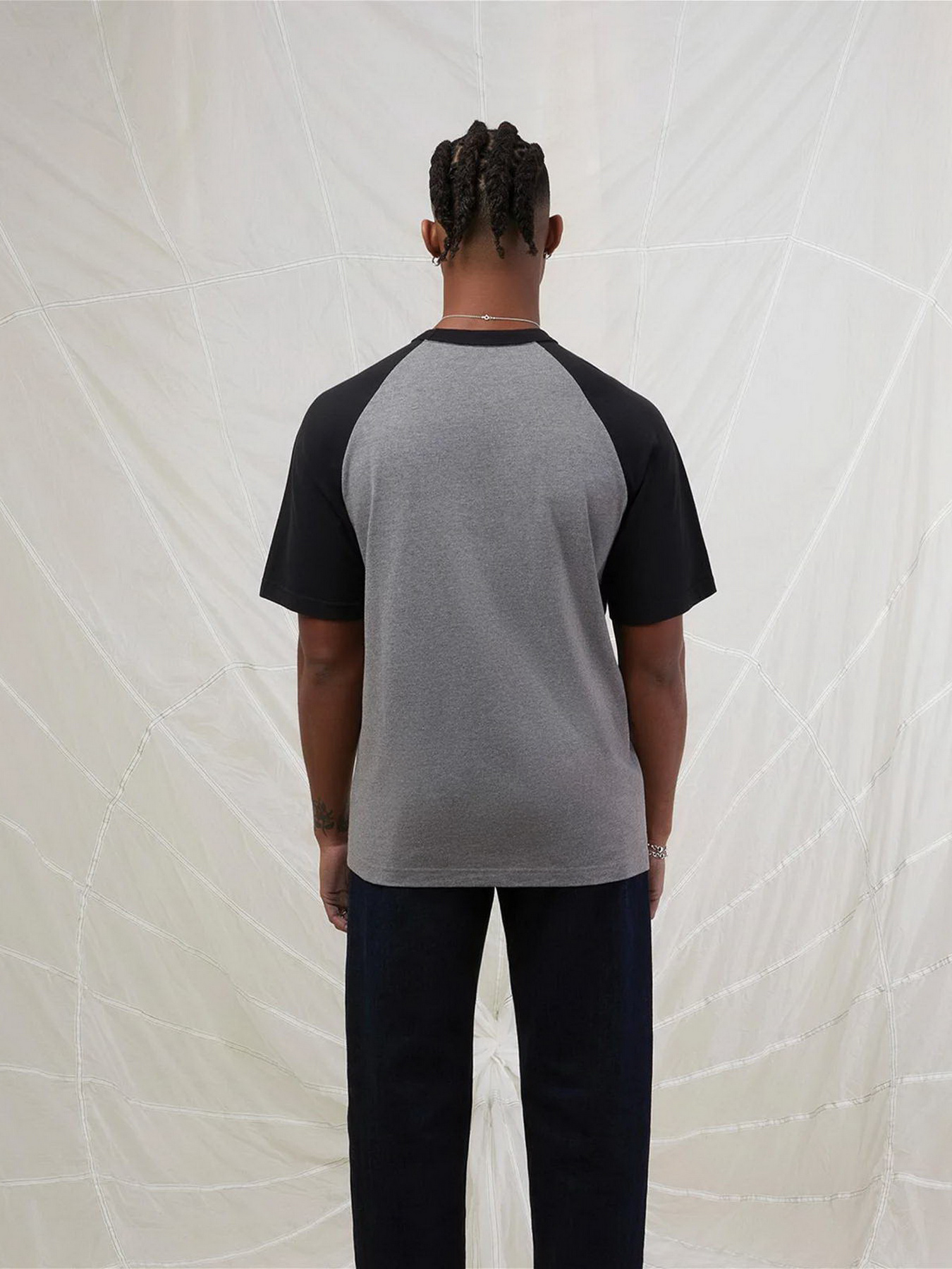 Футболка Alpha Industries Essential Raglan Tee модель MTE53000C1_063 Футболка Alpha Industries Essential Raglan Tee модель MTE53000C1_063 Фото