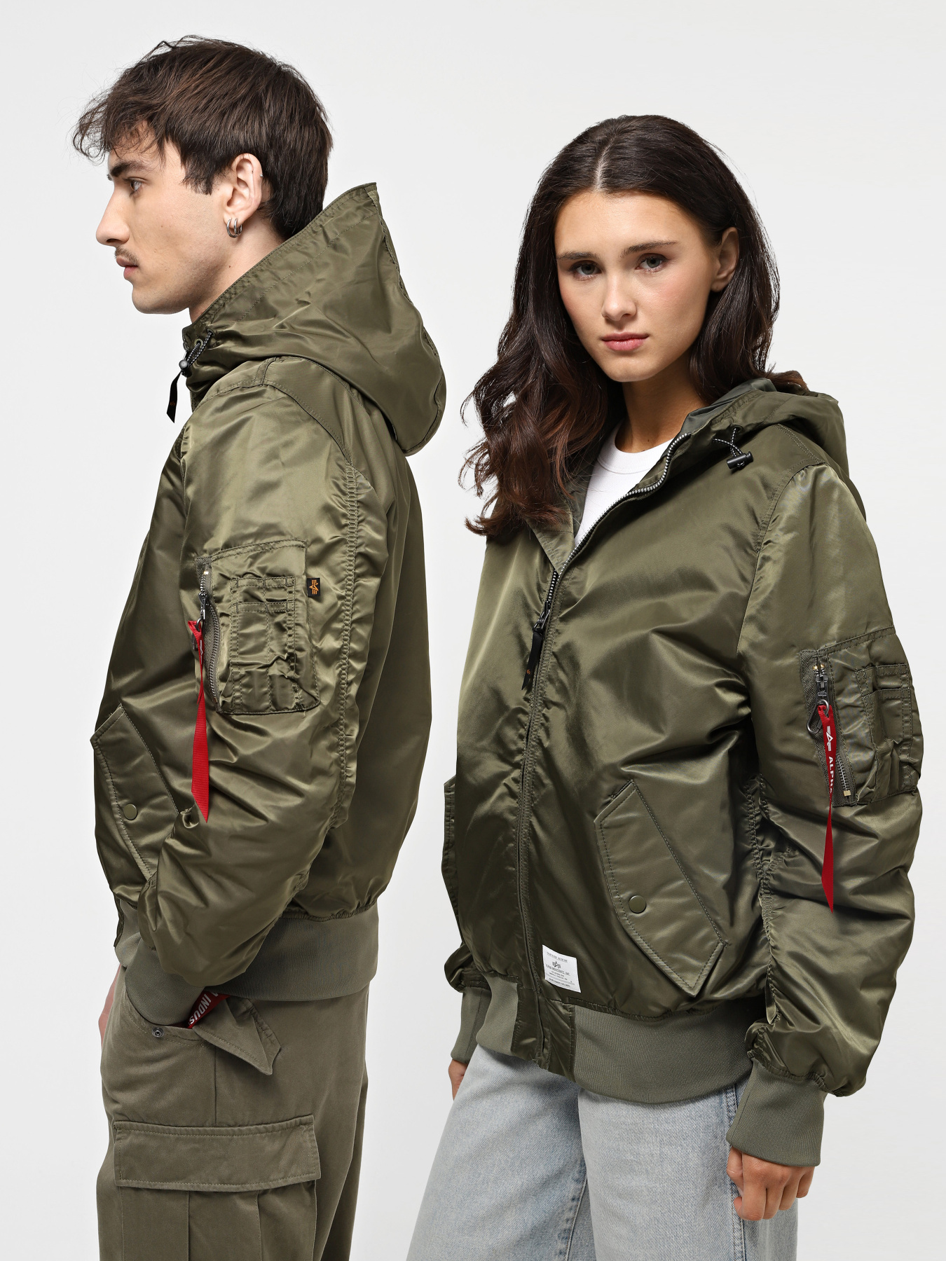 Бомбер Alpha Industries L-2b Hooded Gen II модель UJL52000C1_359 Бомбер Alpha Industries L-2b Hooded Gen II модель UJL52000C1_359 Фото