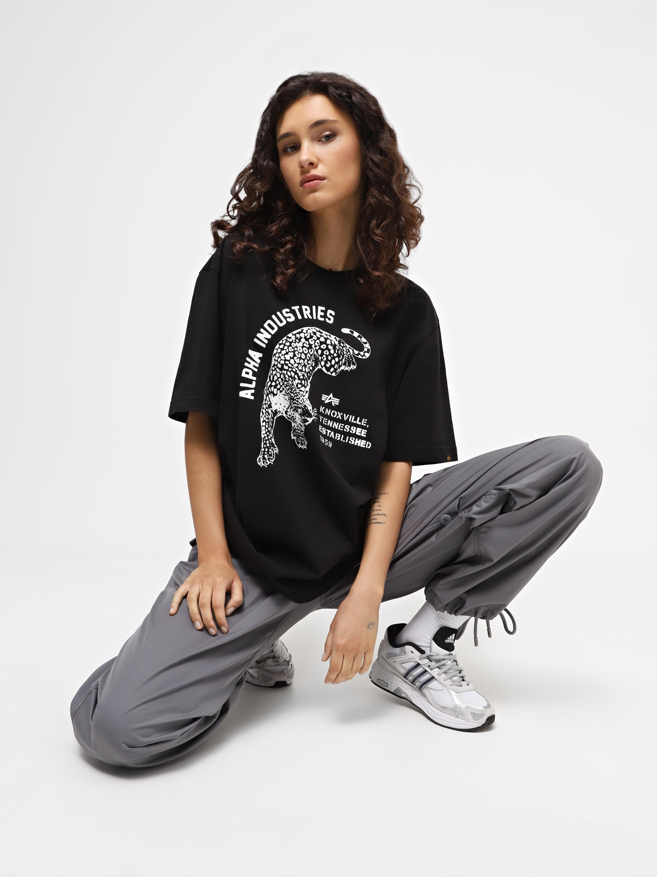 Футболка Alpha Industries Alpha Jaguar Tee модель UTA54004PK_001 Футболка Alpha Industries Alpha Jaguar Tee модель UTA54004PK_001 Фото