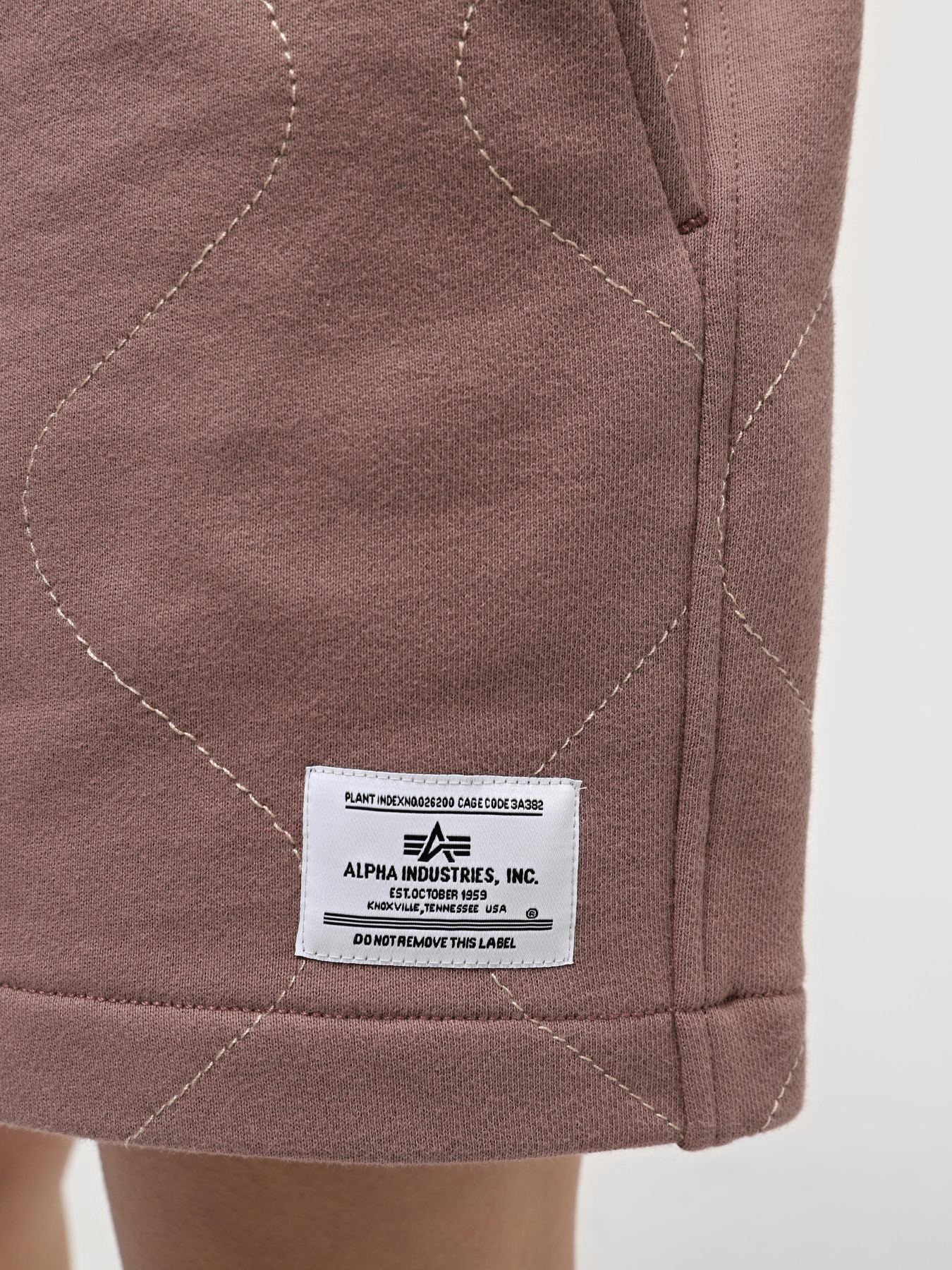 Повседневные шорты Alpha Industries Quilted Short W модель WBQ54000C1_521 Повседневные шорты Alpha Industries Quilted Short W модель WBQ54000C1_521 Фото