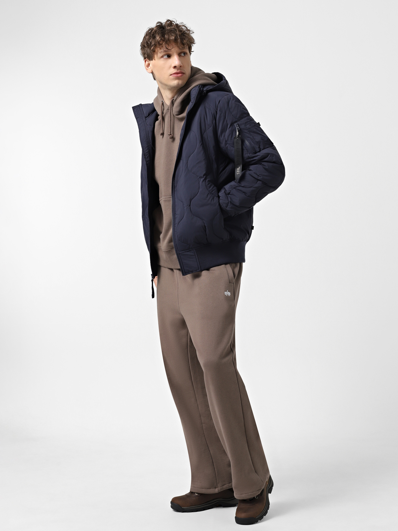 Демісезонна куртка Alpha Industries Lightweight Quilted Down модель MJL54501C1_410 Фото