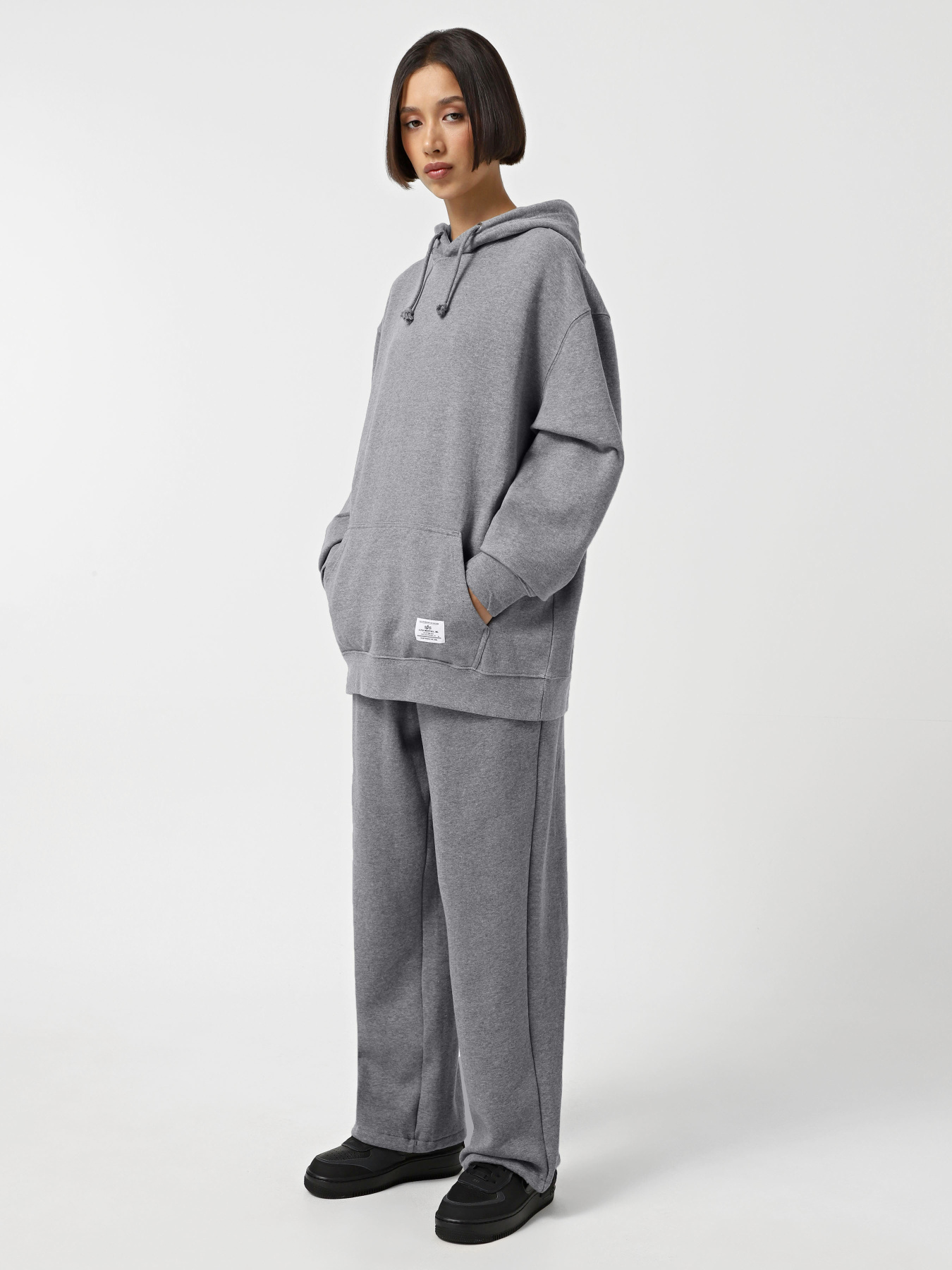 Штаны спортивные Alpha Industries Essential модель UBE54500C1_063 Штаны спортивные Alpha Industries Essential модель UBE54500C1_063 Фото