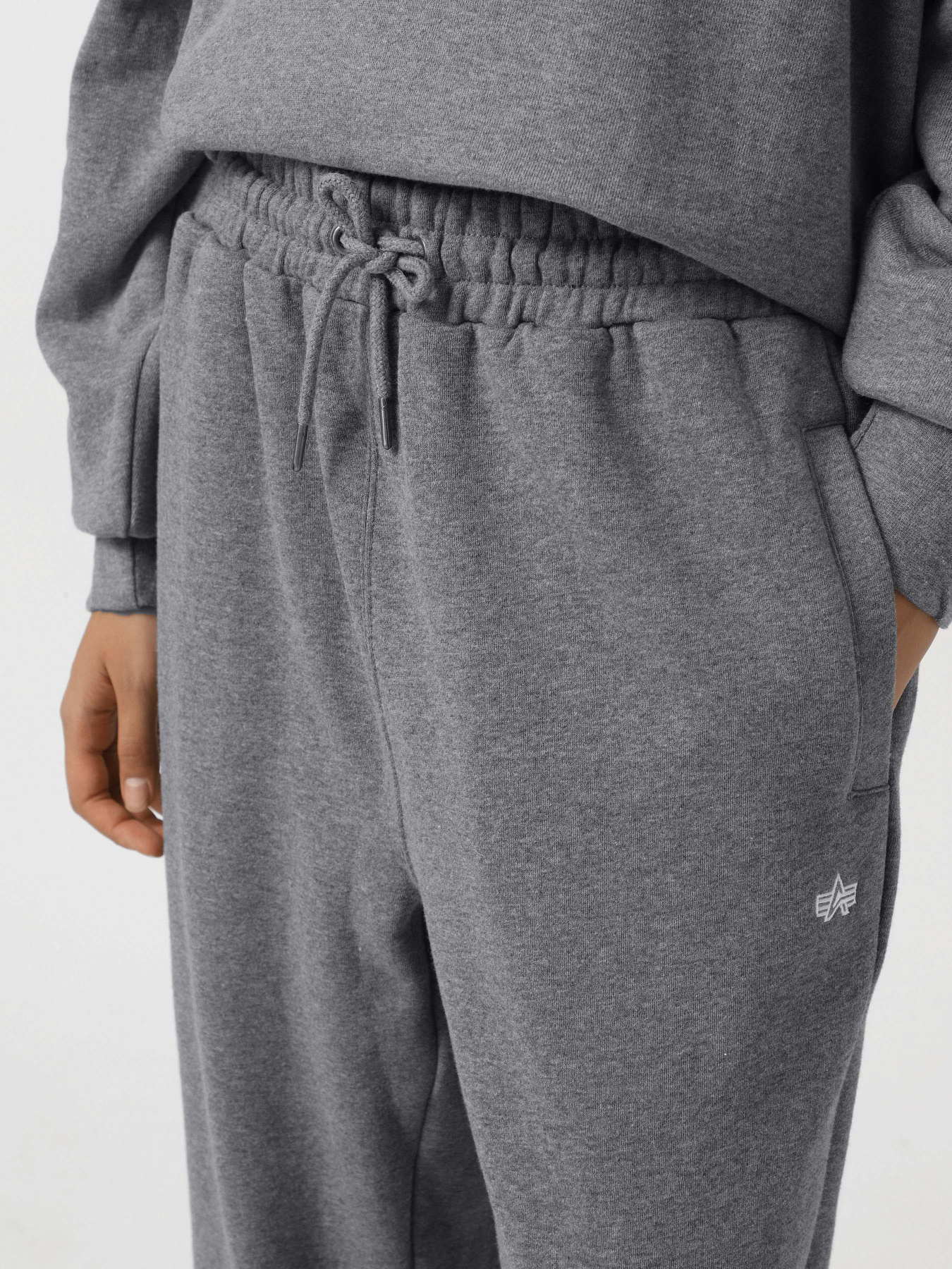 Штаны спортивные Alpha Industries Essential модель UBE54500C1_063 Штаны спортивные Alpha Industries Essential модель UBE54500C1_063 Фото